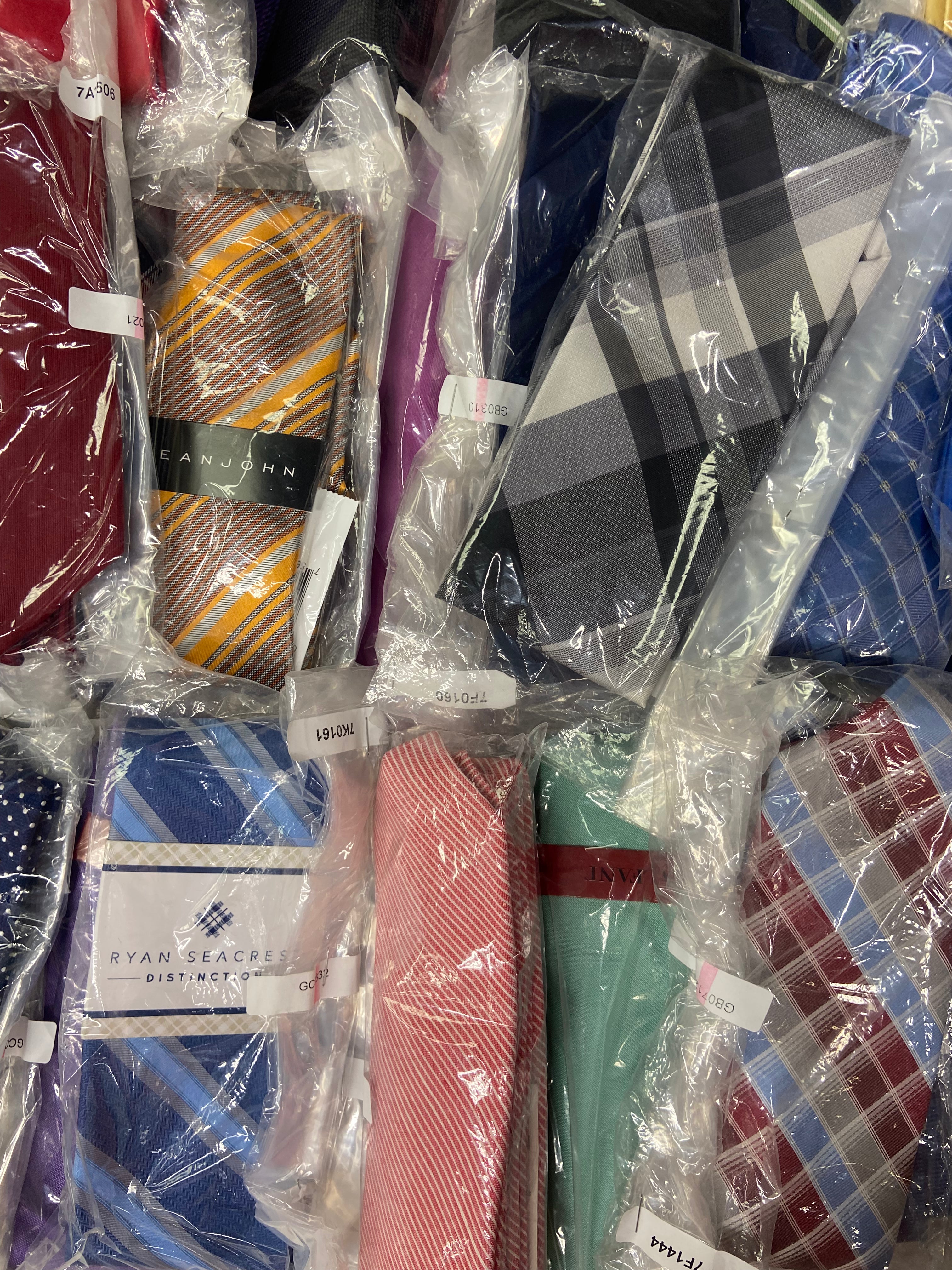 Men's Neckties Wholesale Lot, NAUTICA, TOMMY HILFIGER, MICHAEL KORS, KENNETH COLE, RYAN SEACREST, CALVIN KLEIN, and more, 108 items, CUSTOMER RETURNS