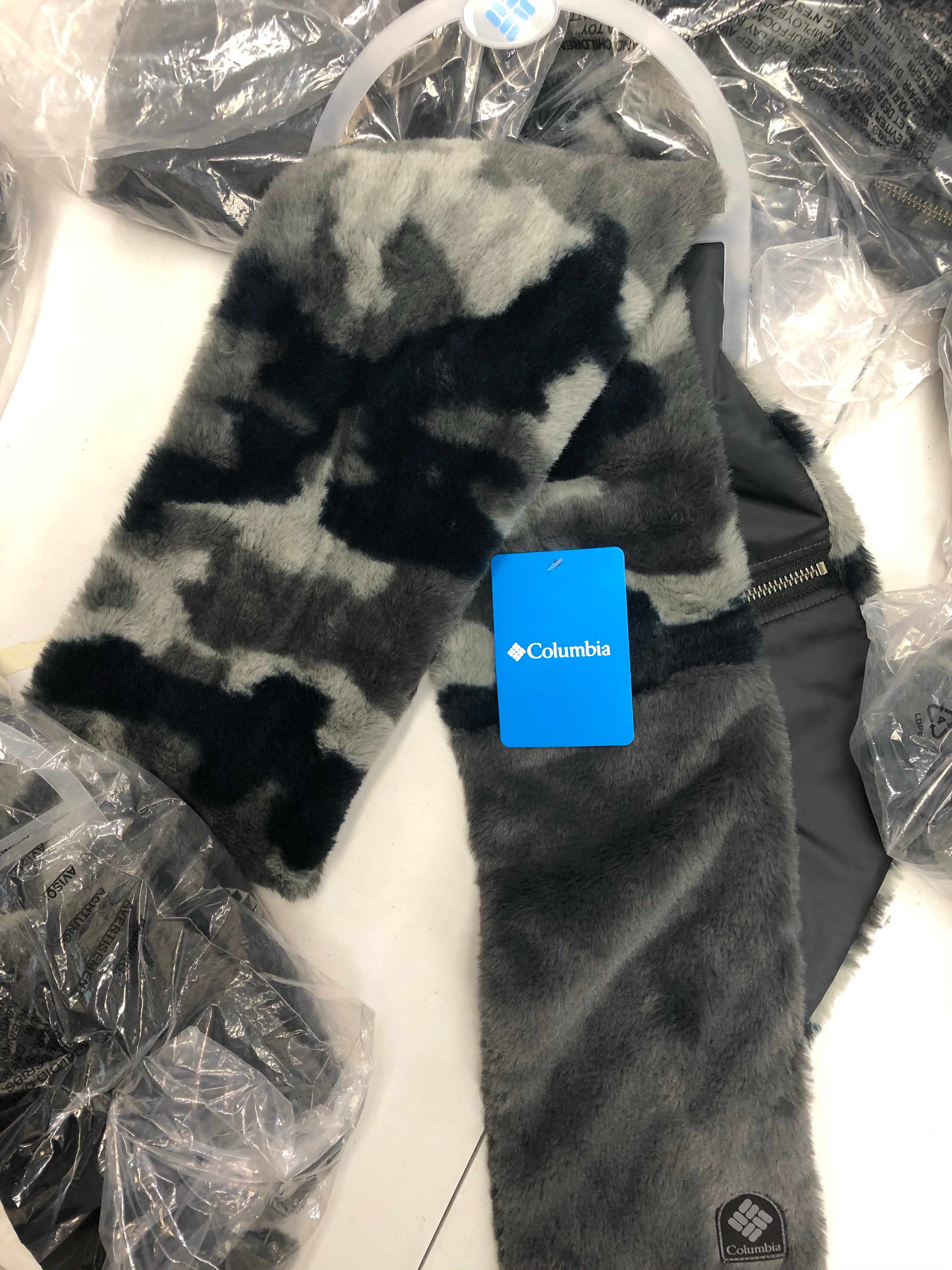 Unisex Scarf Wholesale Lot, COLUMBIA, 10 Items, New, MSRP $450