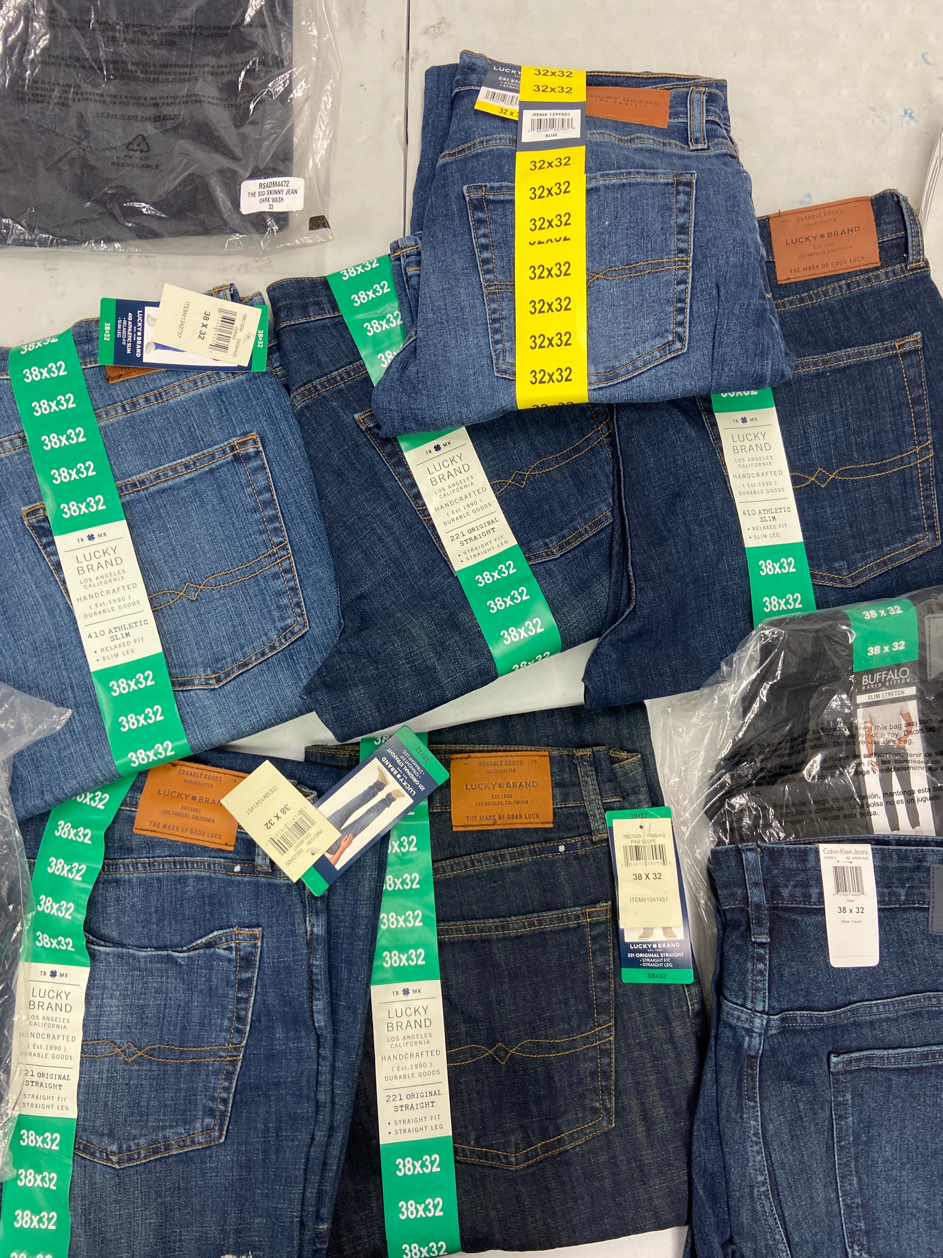 Men's Clothing Jeans Wholesale Lot, LUCKY BRAND, CALVIN KLEIN, BUFFALO and more, 10 items, Shelf Pulls, MSRP $814