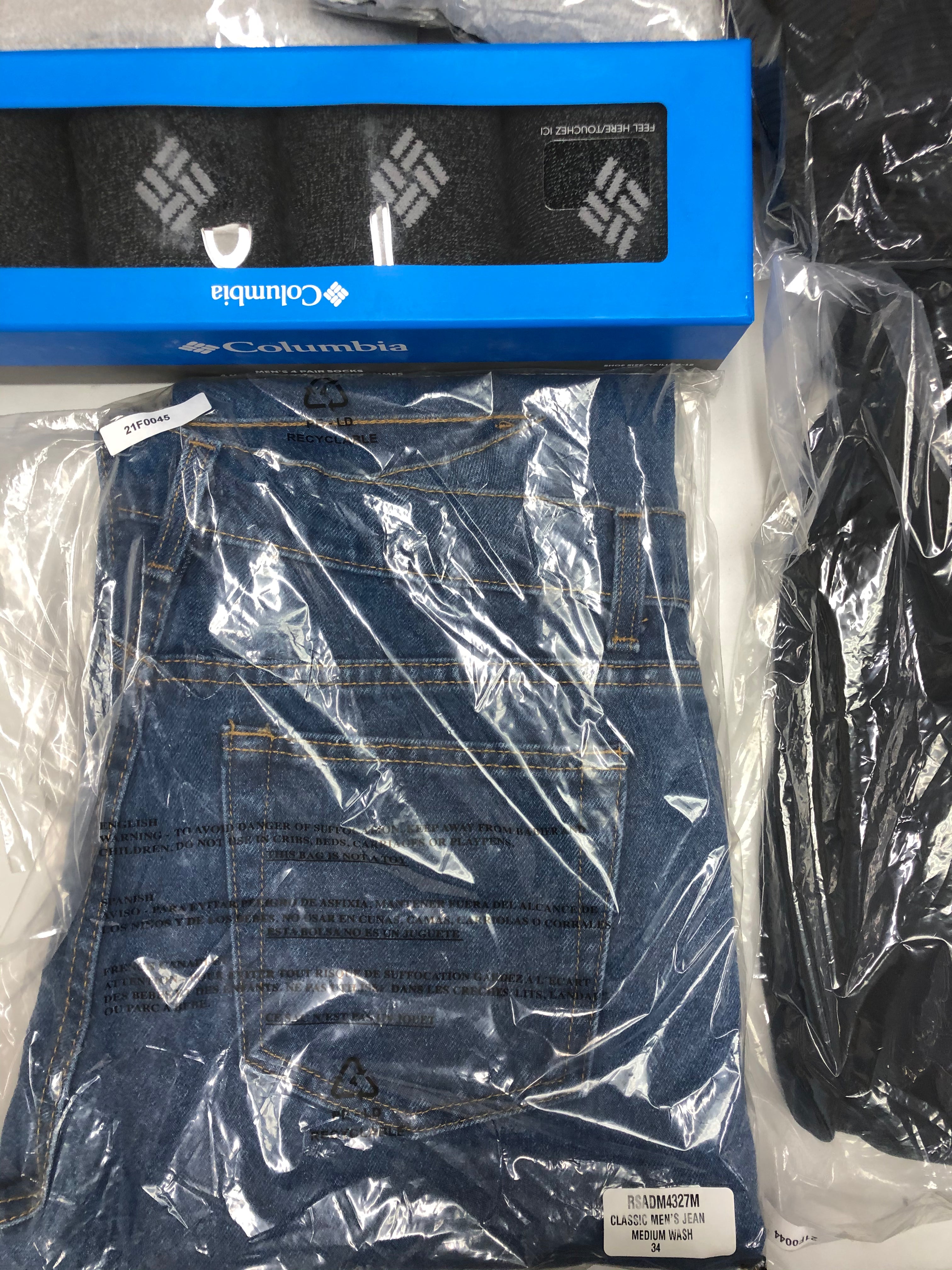 Men's Clothing Tops and Others Wholesale Lot, COLUMBIA, CALVIN KLEIN, TASSO ELBA, STEVE MADDEN, AMERICAN APPAREL, 9 items, Shelf Pulls, MSRP $374