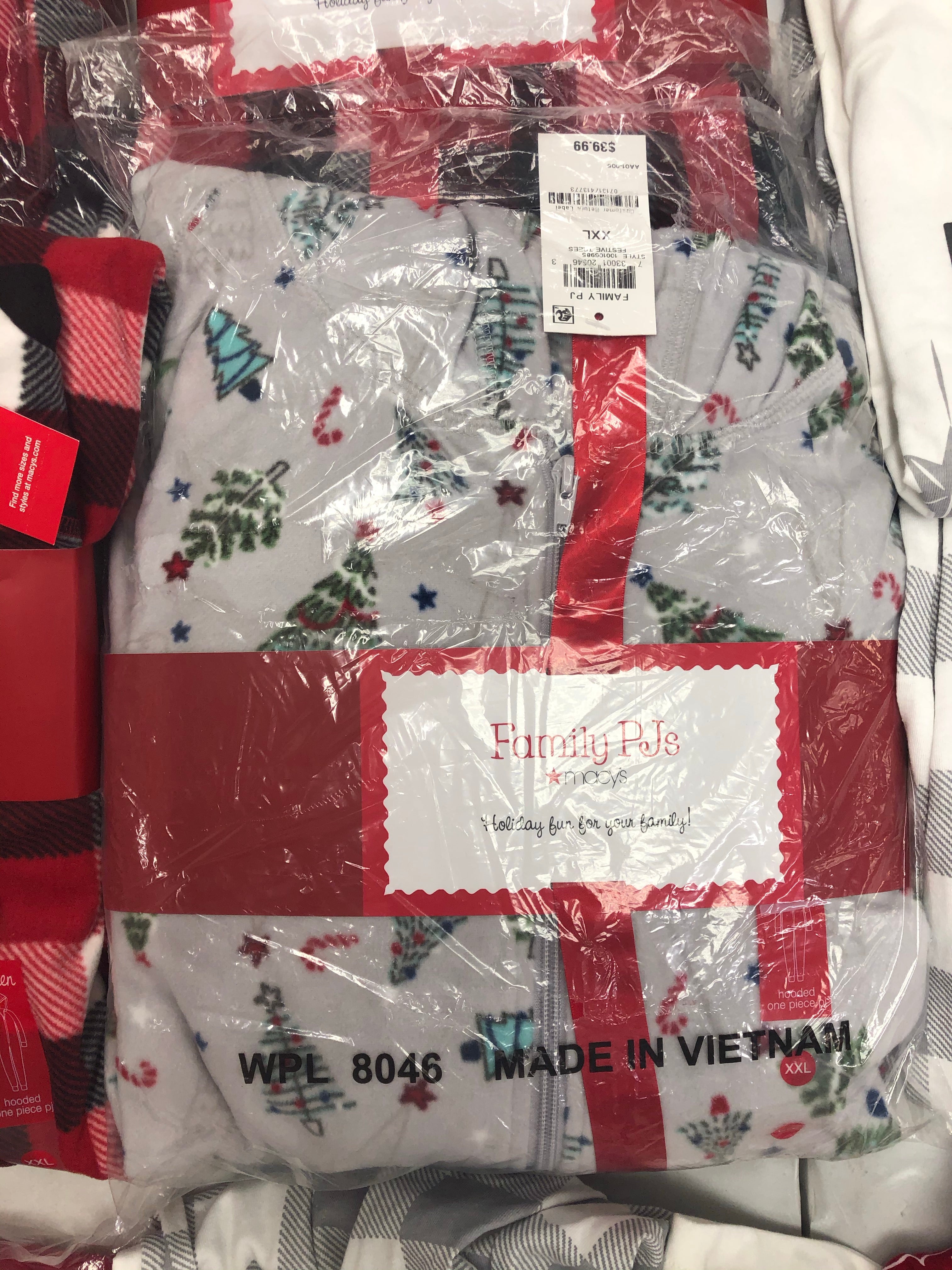 Men's Clothing Pajama Wholesale Lot, Family PJS, Club Room, 10 Units, Shelf Pulls, MSRP $409.91