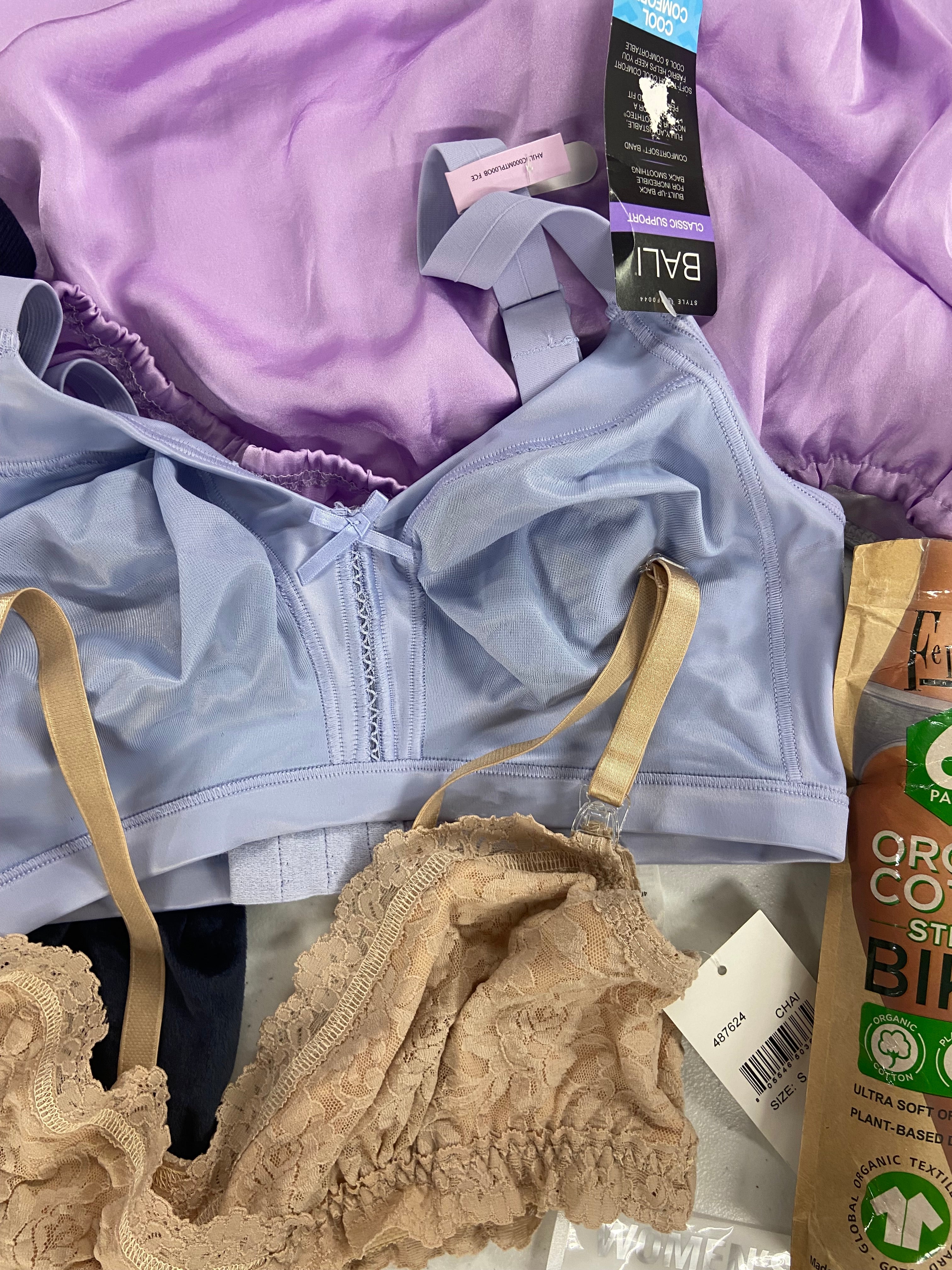 Women's Clothing Assorted Wholesale Lot, ADIDAS, VINCE CAMUTO, FREE PEOPLE, AMERICAN APPAREL, BALI, WACOAL, FELINA and more, 17 items, Shelf Pulls, MSRP $630