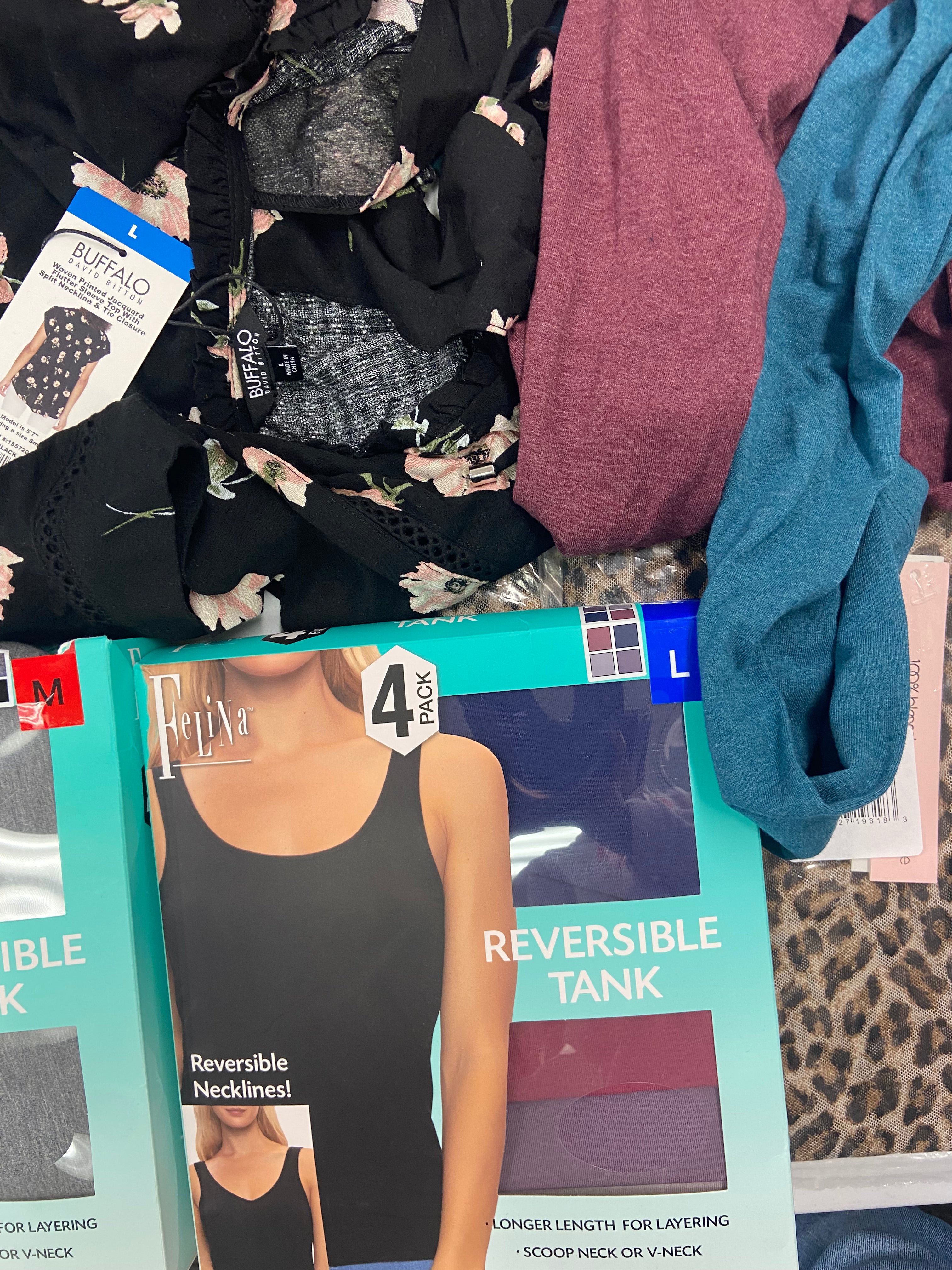 Women's Clothing Tops Wholesale Lot, SPLENDID, FREE PEOPLE, BUFFALO, FELINA, EDDIE BAUER and more, 20 items, Shelf Pulls, MSRP $857
