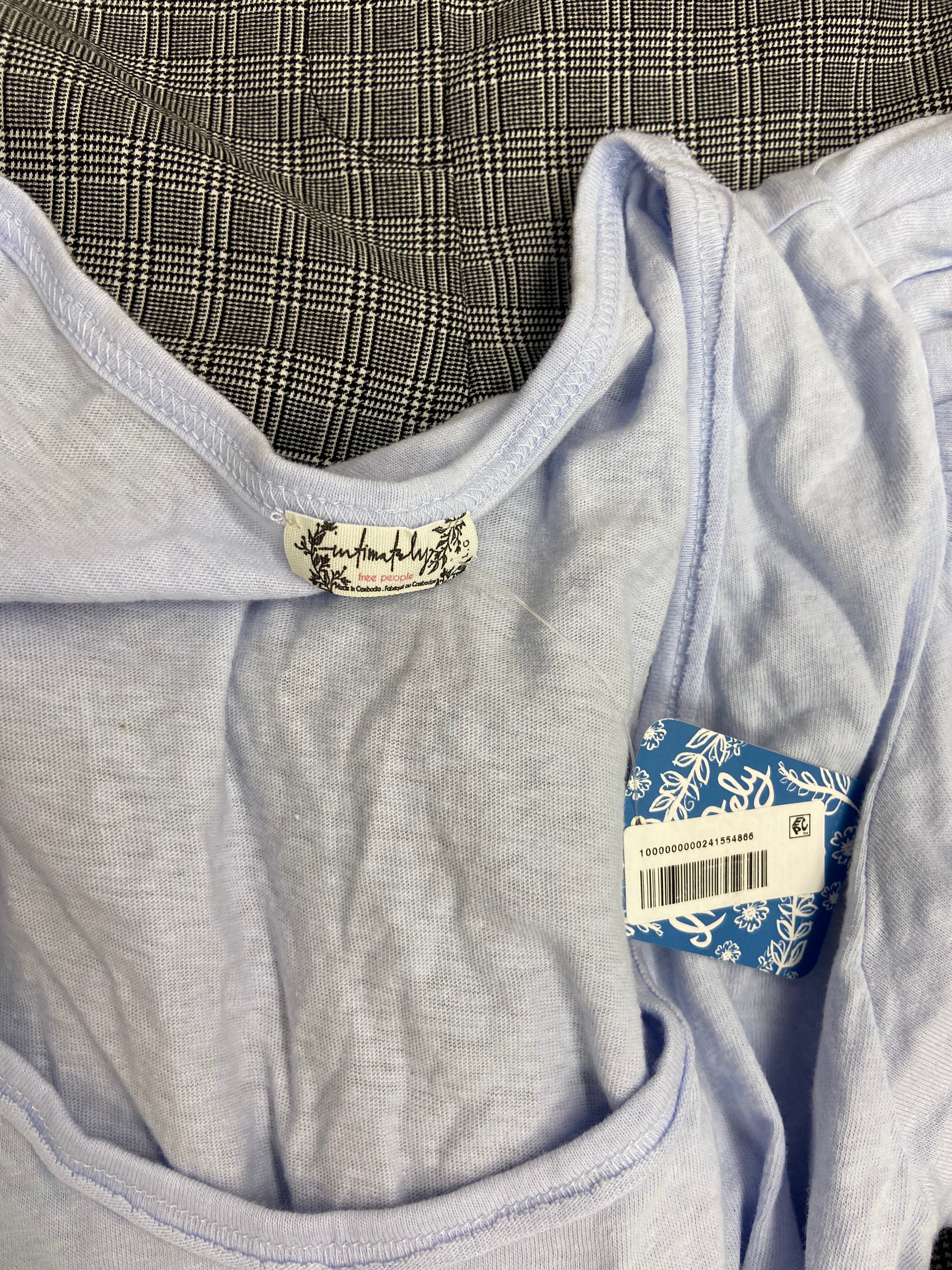 Women's Clothings ASSORTED LOT, Wholesale Lot, CALVIN KLEIN, ADIDAS, PUMA, FREE PEOPLE, MARC NEW YORK, AMERICAN APPAREL, 32 DEGREES, HONEYDEW and more, 15 items, CUSTOMER RETURNS