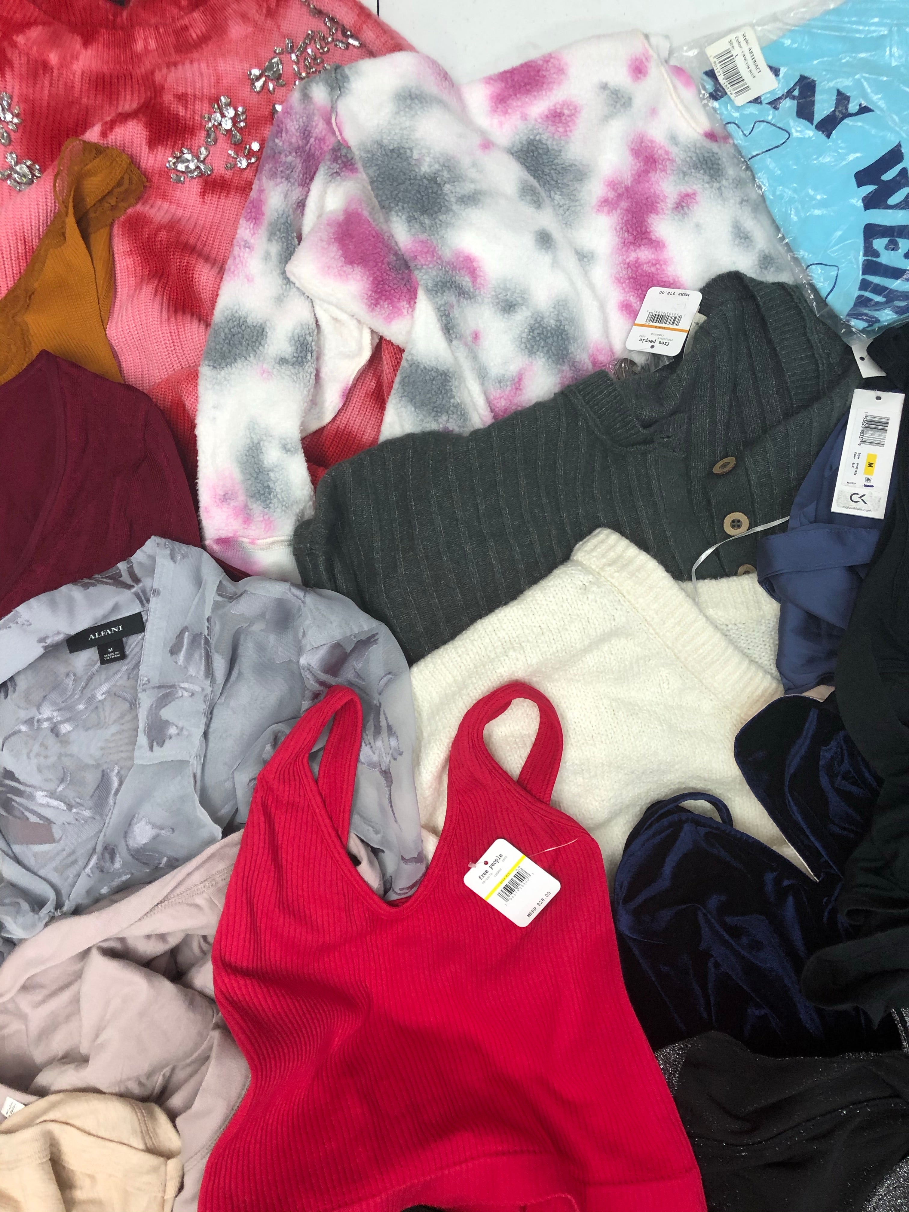 Women's Clothing Assorted Wholesale Lot, CALVIN KLEIN, LEVI'S, FREE PEOPLE, AMERICAN APPAREL and more, 31 Units, Shelf Pulls, MSRP $1,933