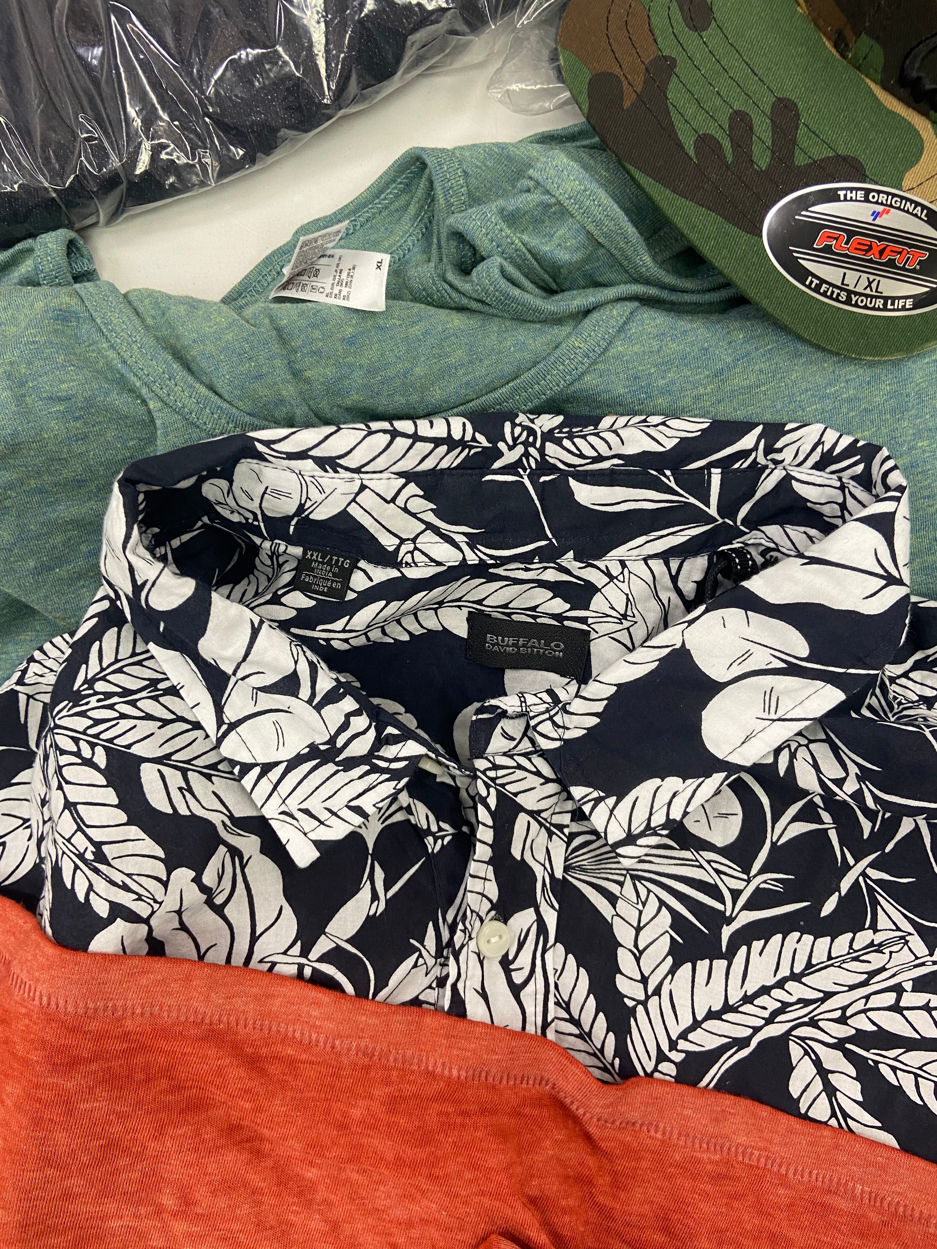 Men's Clothing Assorted Wholesale Lot, NIKE, ADIDAS, LUCKY BRAND, TAHARI, BUFFALO JEANS, KIRKLAND and more, 24 items, Shelf Pulls, MSRP $781
