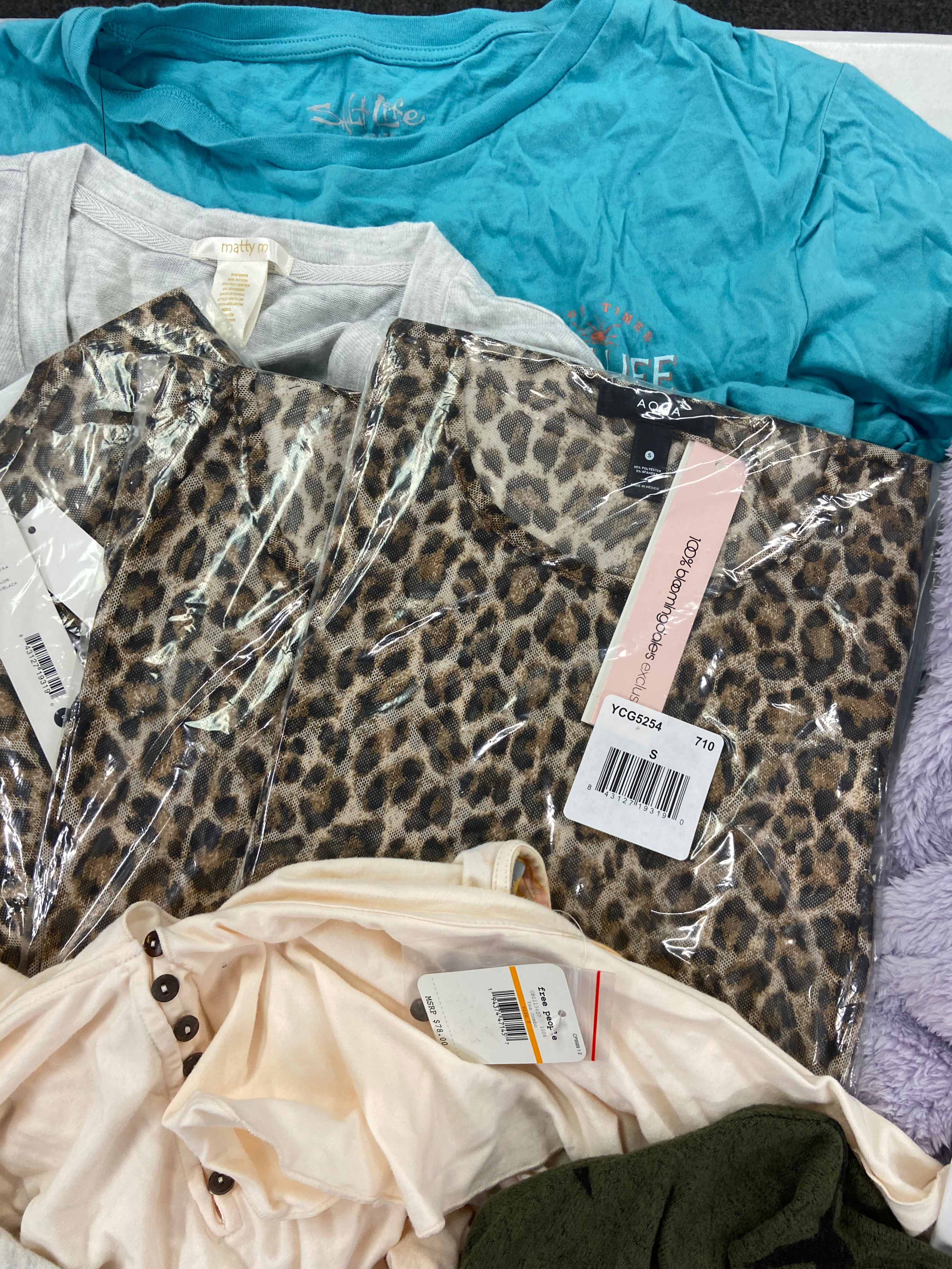 Women's Clothing Tops Wholesale Lot, NORTH FACE, NIKE, FREE PEOPLE, CALVIN KLEIN, EDDIE BAUER, BUFFALO, THREE DOTS, AQUA and more, 21 items, Shelf Pulls, MSRP $987