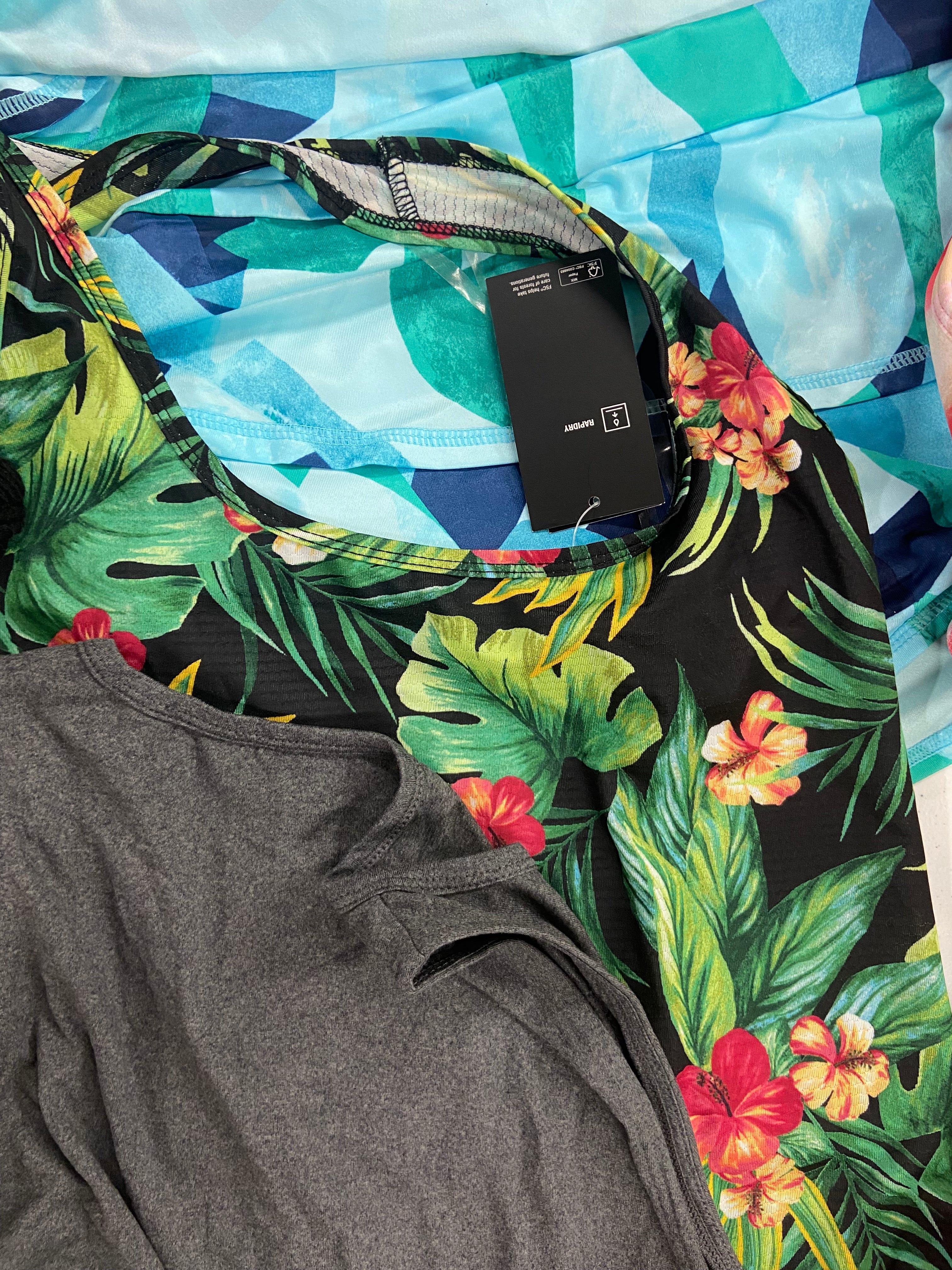 Women's Clothing Tops Wholesale Lot, THE NORTH FACE, FREE PEOPLE, IDEOLOGY, 12 items, Shelf Pulls, MSRP $552