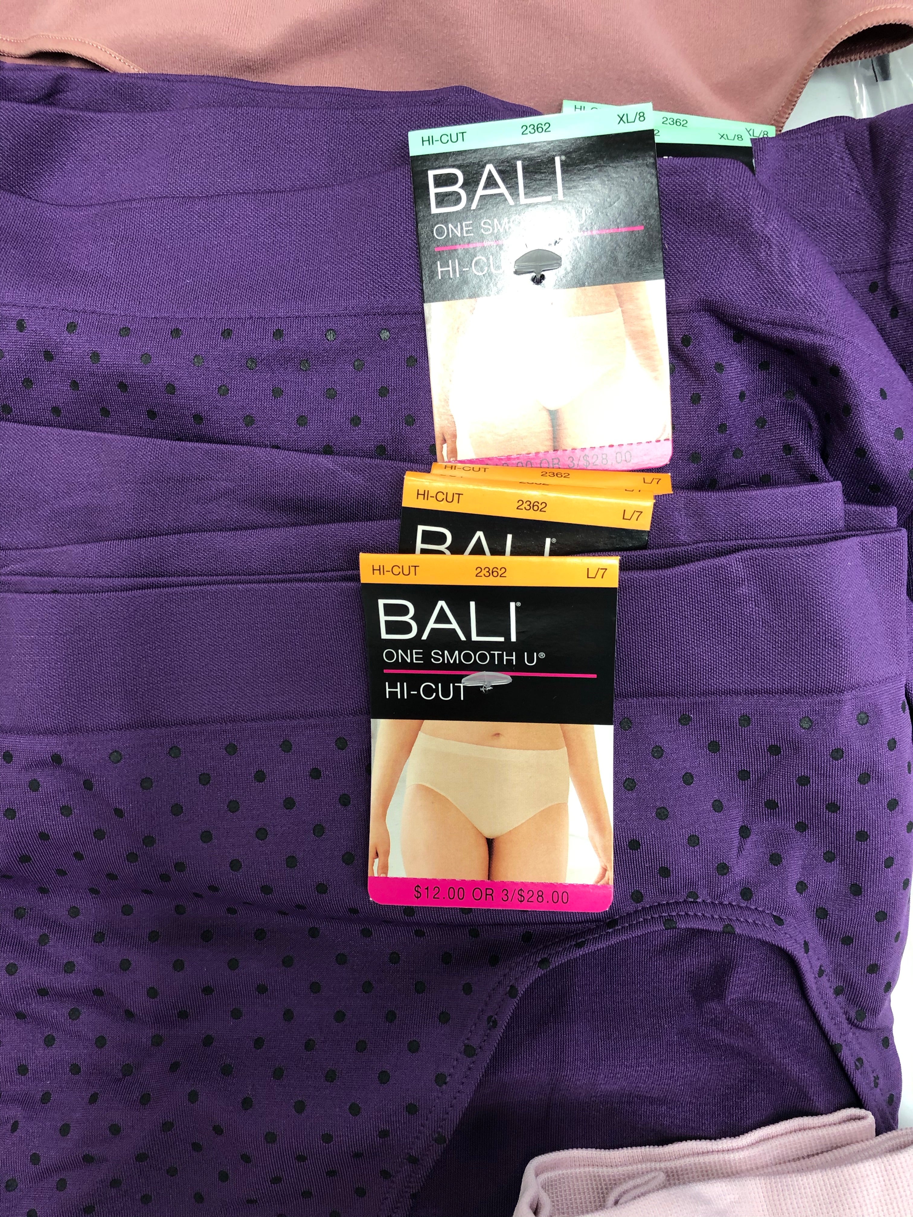 Women's Clothing Intimates Wholesale Lot, SCULPTRESS, WACOAL, SPANX, BALI, CHARTER CLUB and more, 35 items, Shelf Pulls, MSRP $805