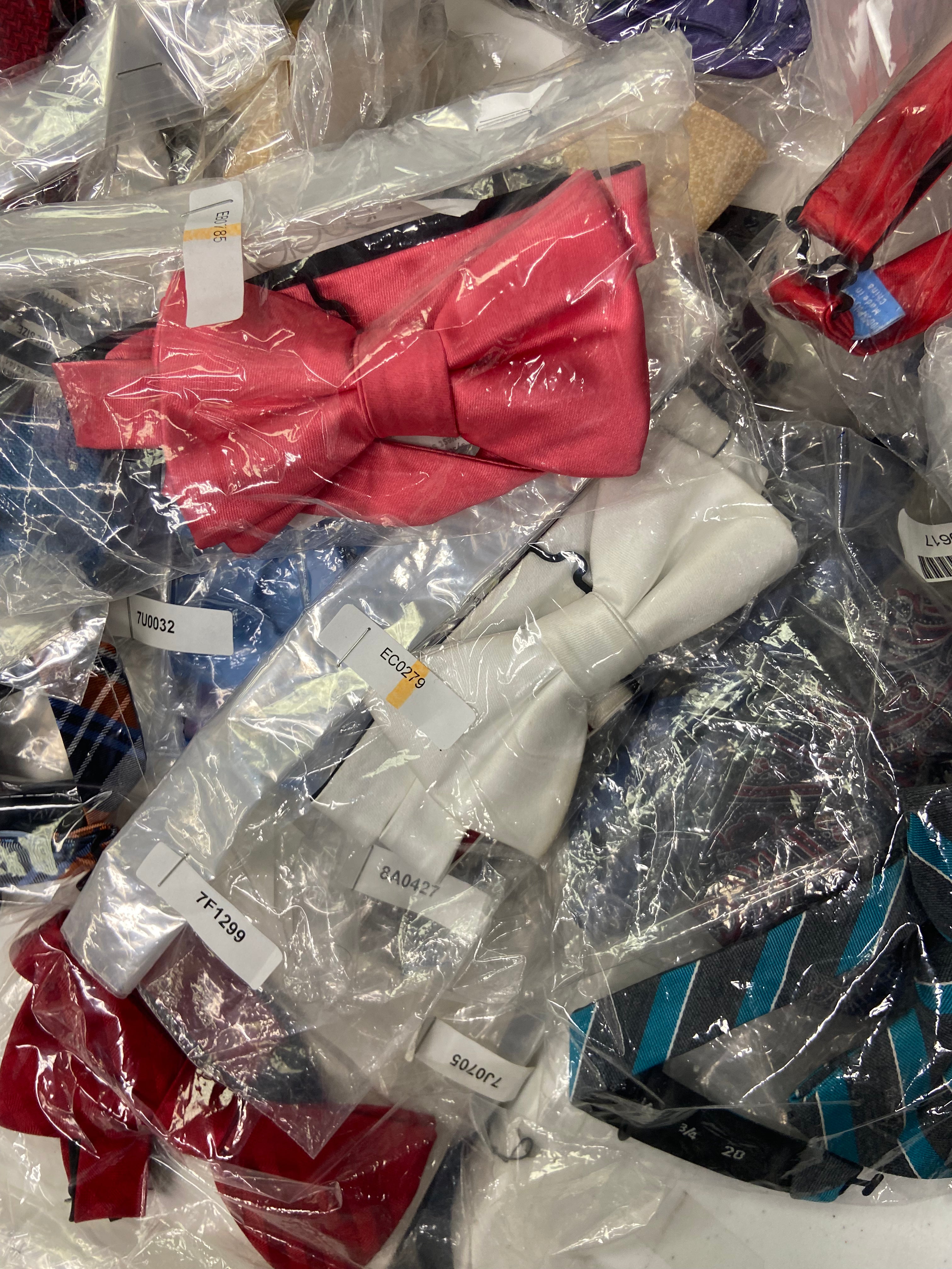 Men's Bow Ties Wholesale Lot, COUNTESS MARA, RYAN SEACREST, ALFANI and more, 95items, CUSTOMER RETURNS