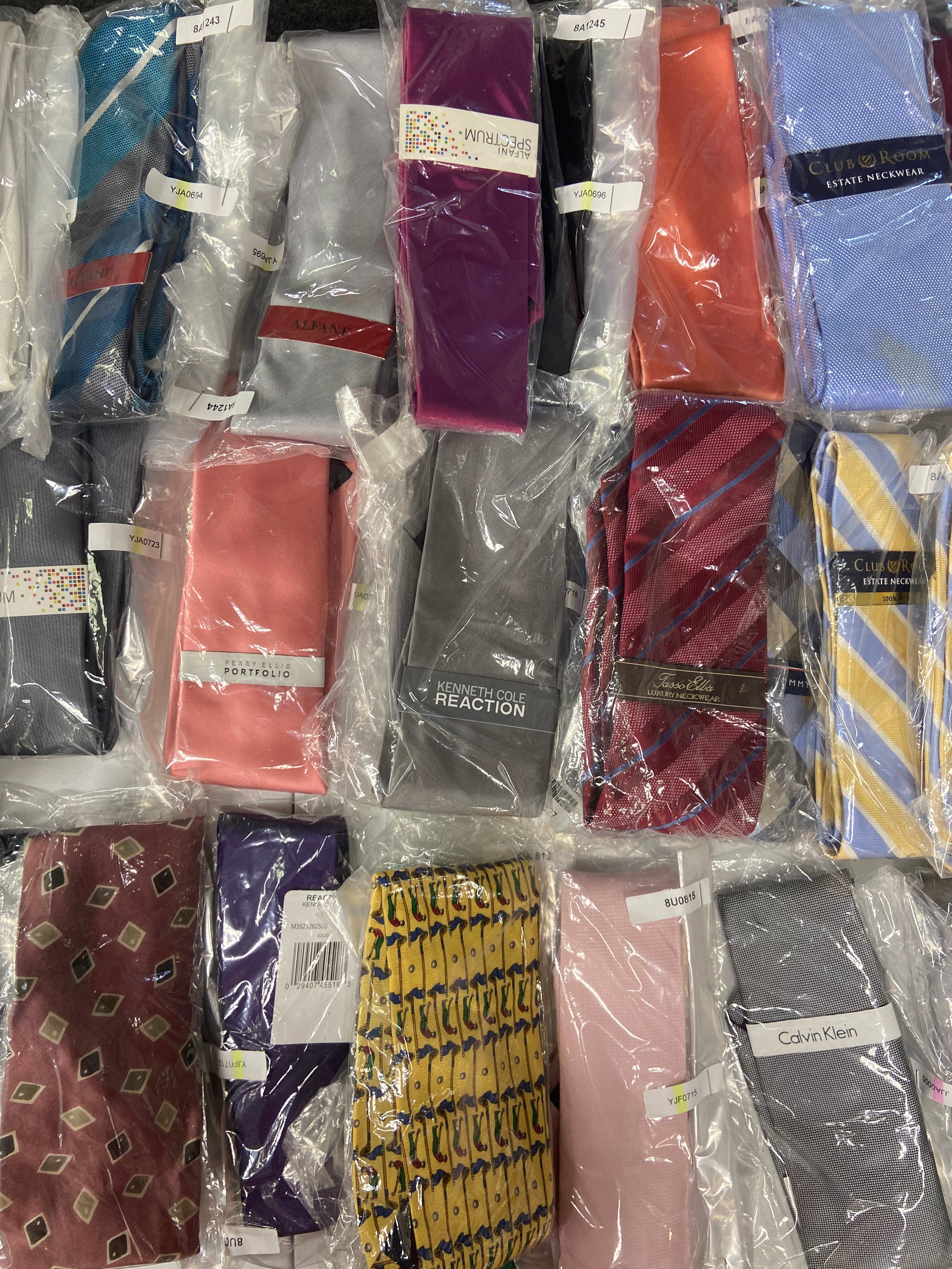Men's Neckties Wholesale Lot, TOMMY HILFIGER, JOHN ASHFORD, MICHAEL KORS, KENNETH COLE,  CALVIN KLEIN, GEOFFREY BEENE, BAR III and more, 92 items, CUSTOMER RETURNS
