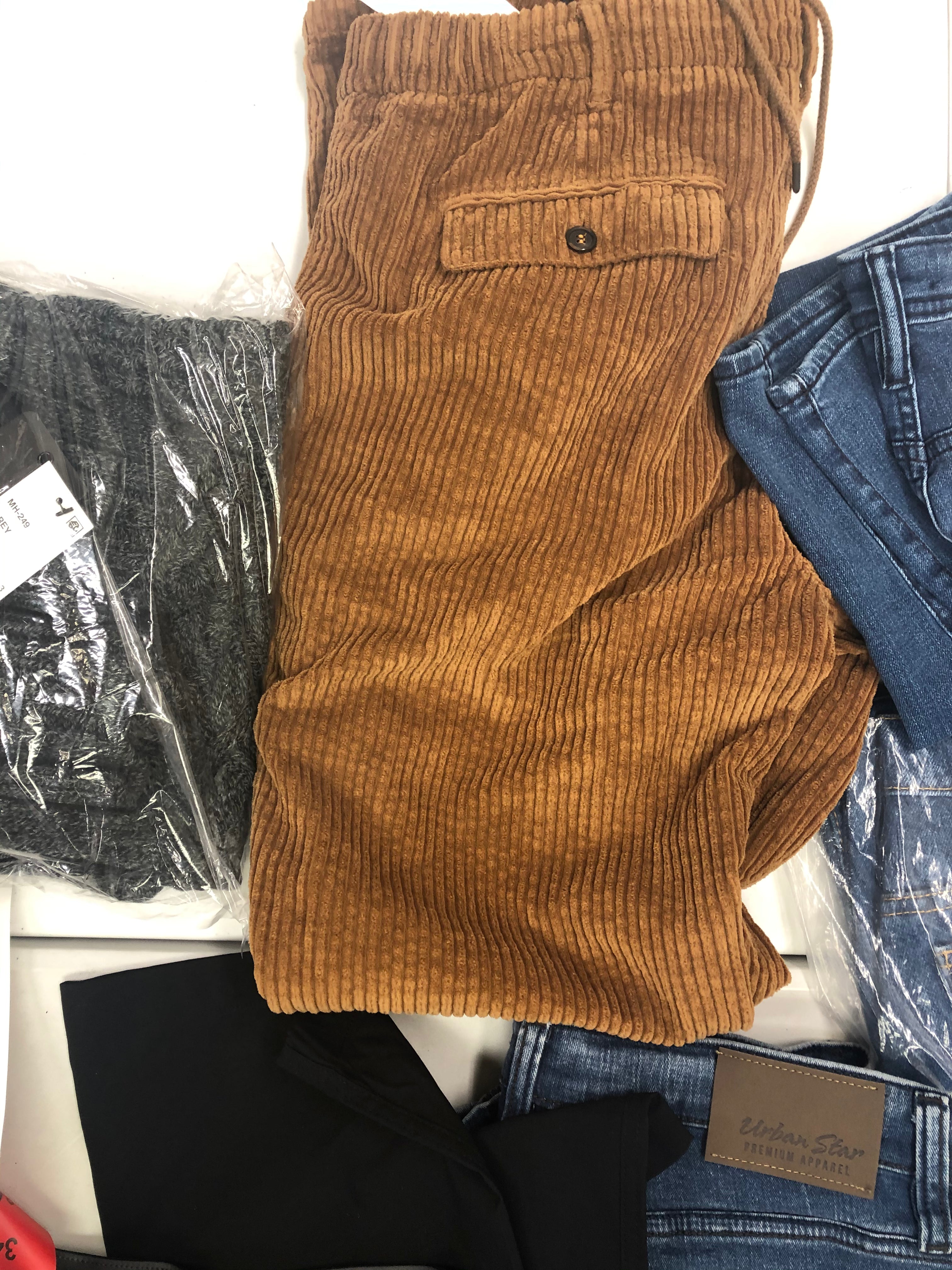Men's Clothing Pants and Others, Wholesale Lot, EDDIE BAUER, STEVE MADDEN, CHAPS, WEATHER PROOF, 32 DEGREES and more, 14 items, Shelf Pulls, MSRP $1,091