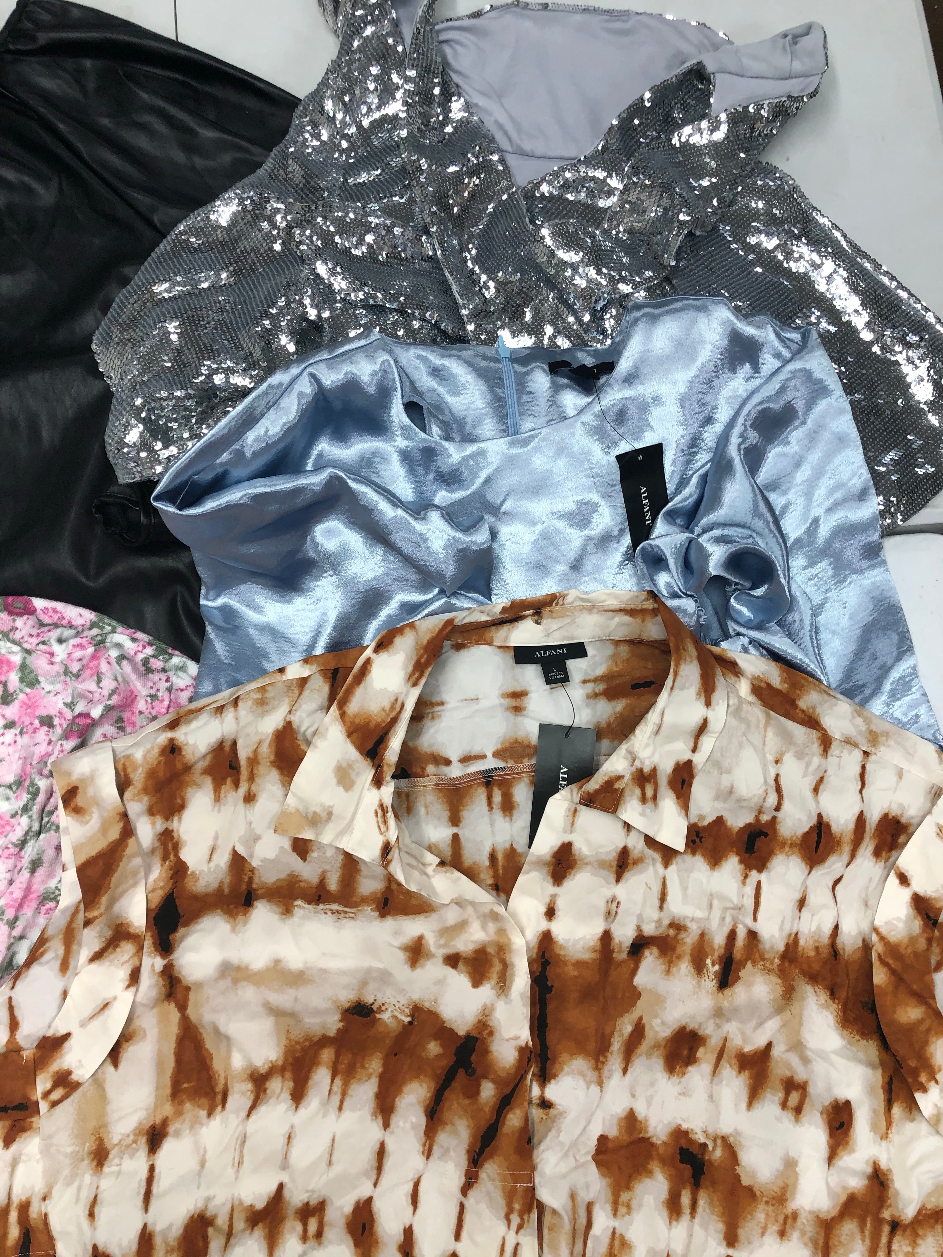 Women's Clothing Top Wholesale Lot, Tommy Hilfiger, 1 State, Alfani and more, 11 Units, Shelf Pulls, MSRP $803