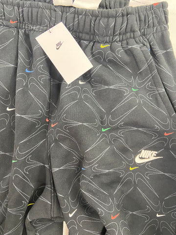Men's Clothing Shorts & Others Wholesale Lot, NIKE, SPEEDO, BASS OUTDOOR, FLAG & ANTHEM, KENZO and more, 11 items, Shelf Pulls, MSRP $564