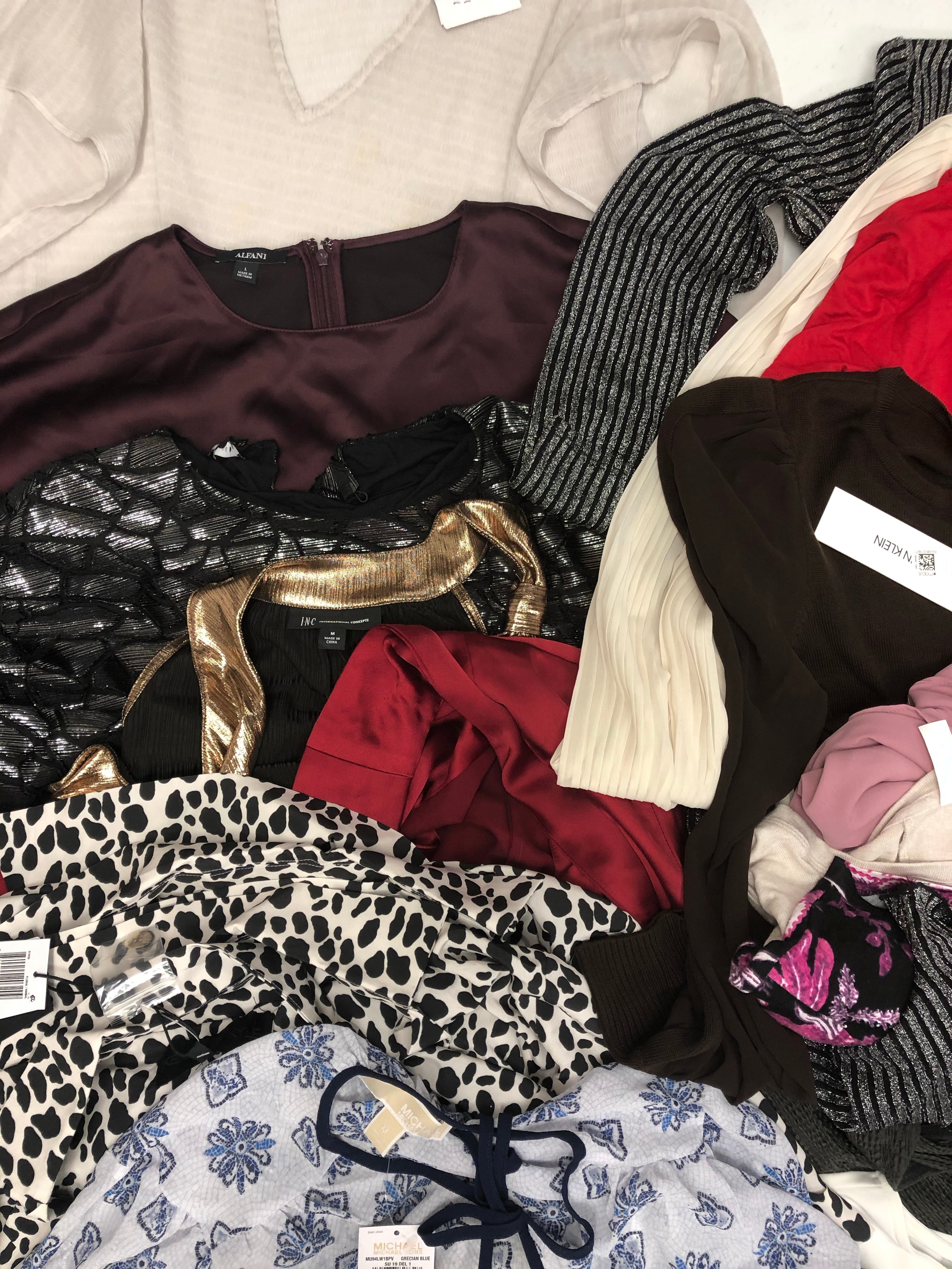 Women's Clothing Tops Wholesale Lot, MICHAEL KORS, DKNY, CALVIN KLEIN, KENDALL, ALFANI and more, 27 Units, Shelf Pulls, MSRP $1,913