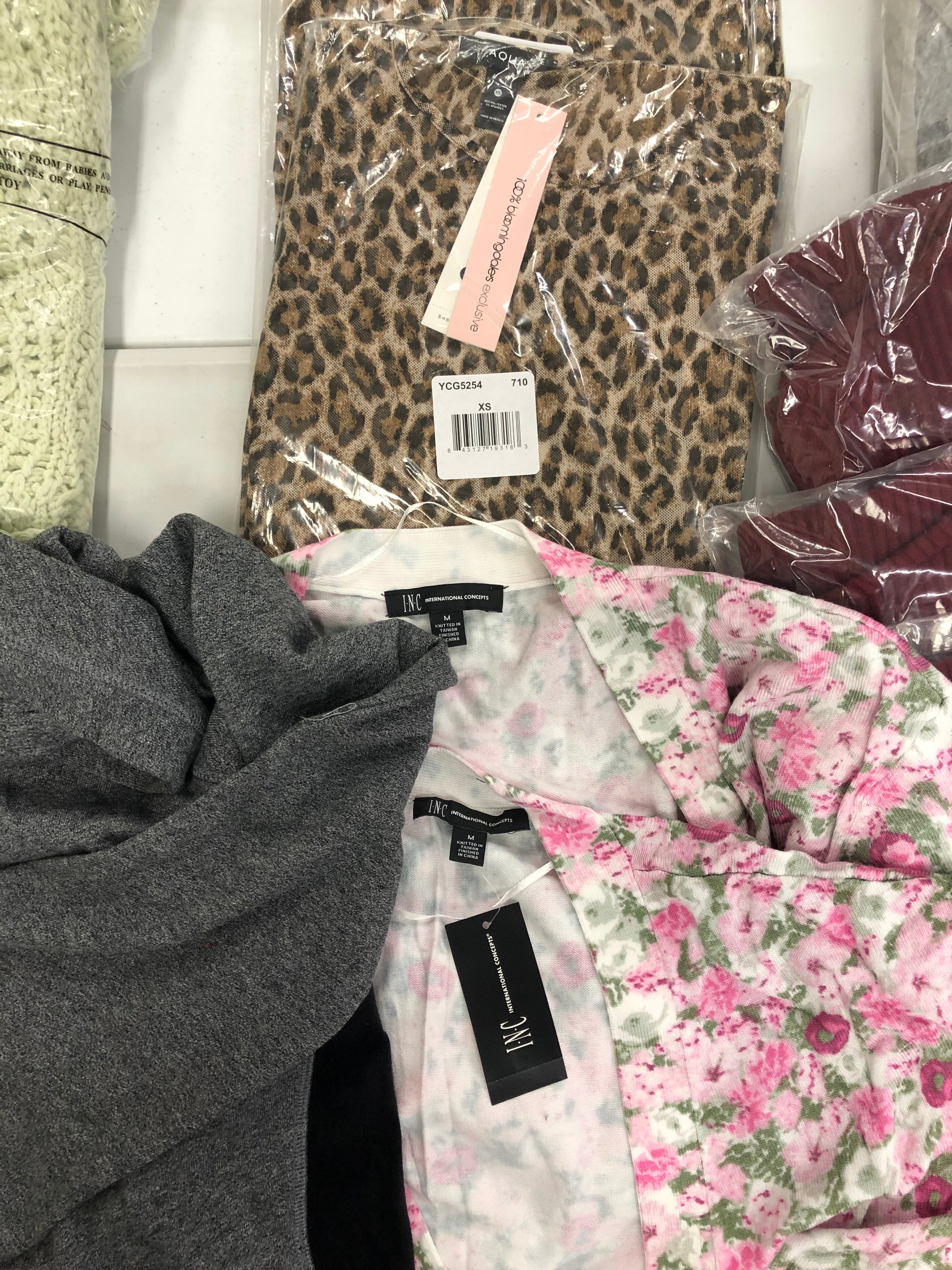 Women's Clothing Cardigans, Dresses and others Wholesale Lot, CALVIN KLEIN, FREE PEOPLE, AQUA, AMERICAN APPAREL and more, 17 items, NEW, MSRP $1,291