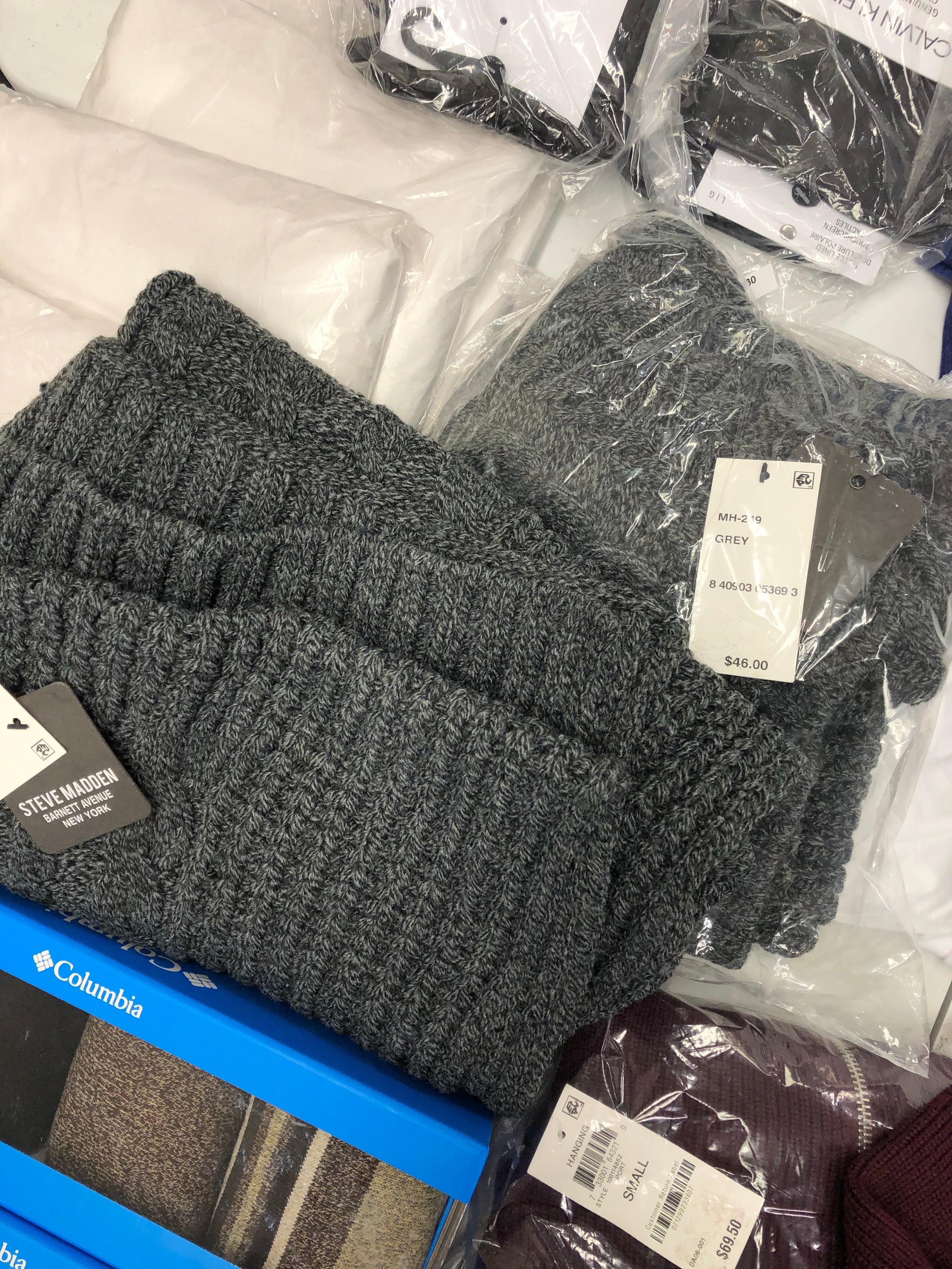 Men's Clothing Short Sleeves and more Wholesale Lot, CALVIN KLEIN, COLUMBIA, STEVE MADDEN, AMERICAN APPAREL  and more, 31 items, Shelf Pulls, MSRP $594