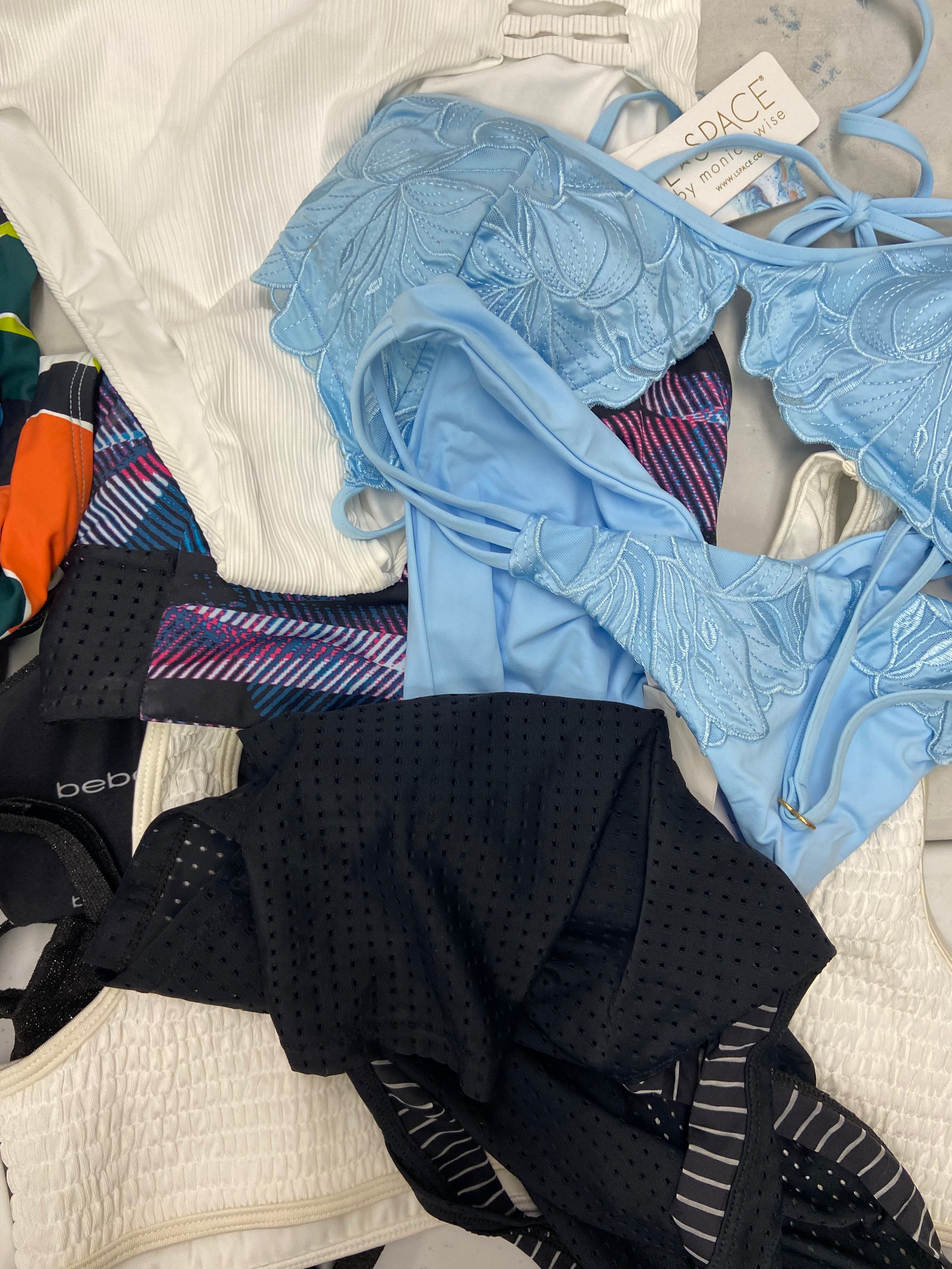Women's Swimwear Wholesale Lot, NIKE, TOMMY HILFIGER, BEBE, L*SPACE, ANNE COLE, KENDALL + KYLIE, HULA HONEY and more, 20 items, CUSTOMER RETURNS