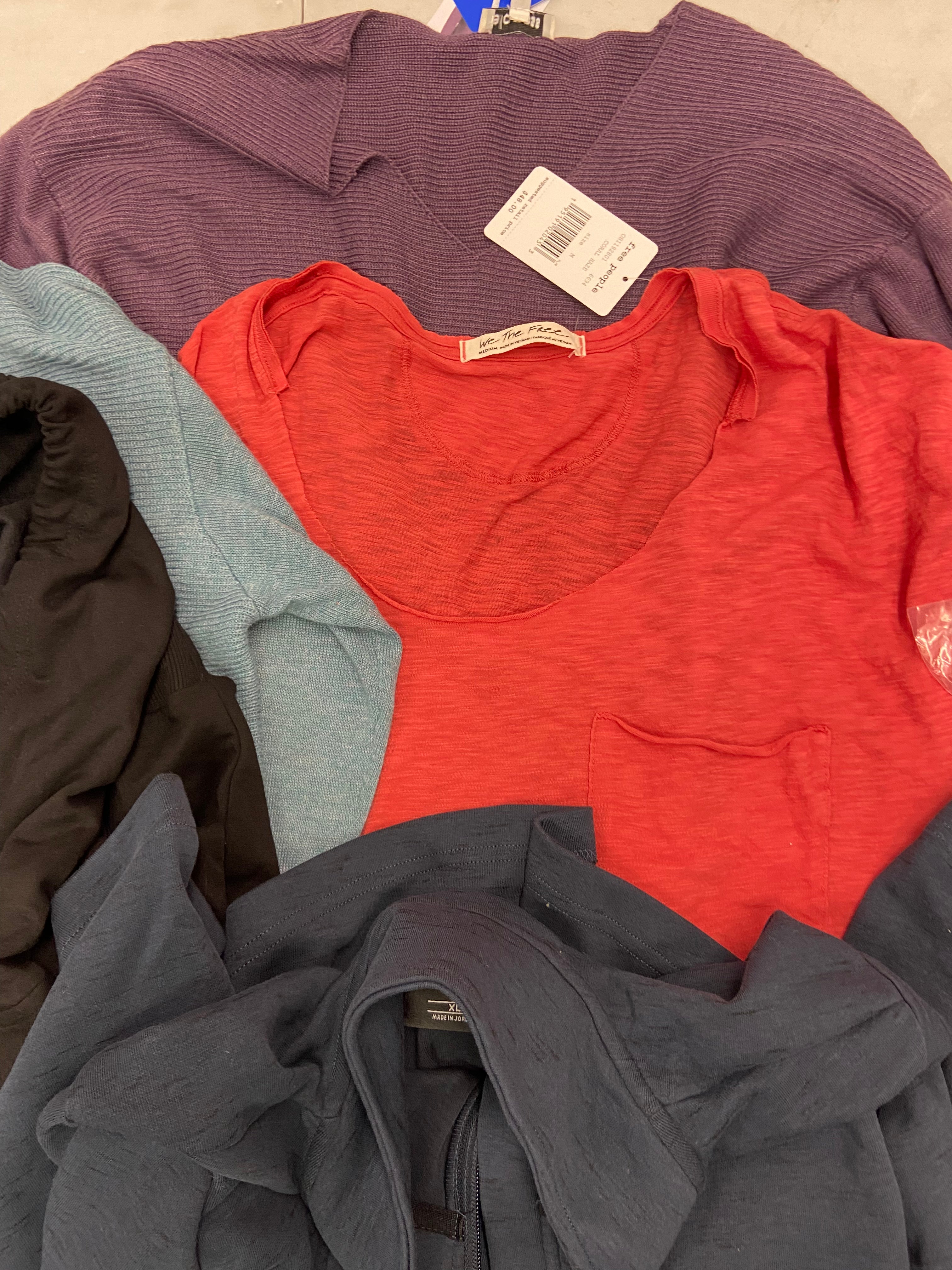 Women's Clothing Tops Wholesale Lot, BANANA REPUBLIC, VINCE CAMUTO, PUMA, FREE PEOPLE, SKETCHERS and more, 18 items, Shelf Pulls, MSRP $935
