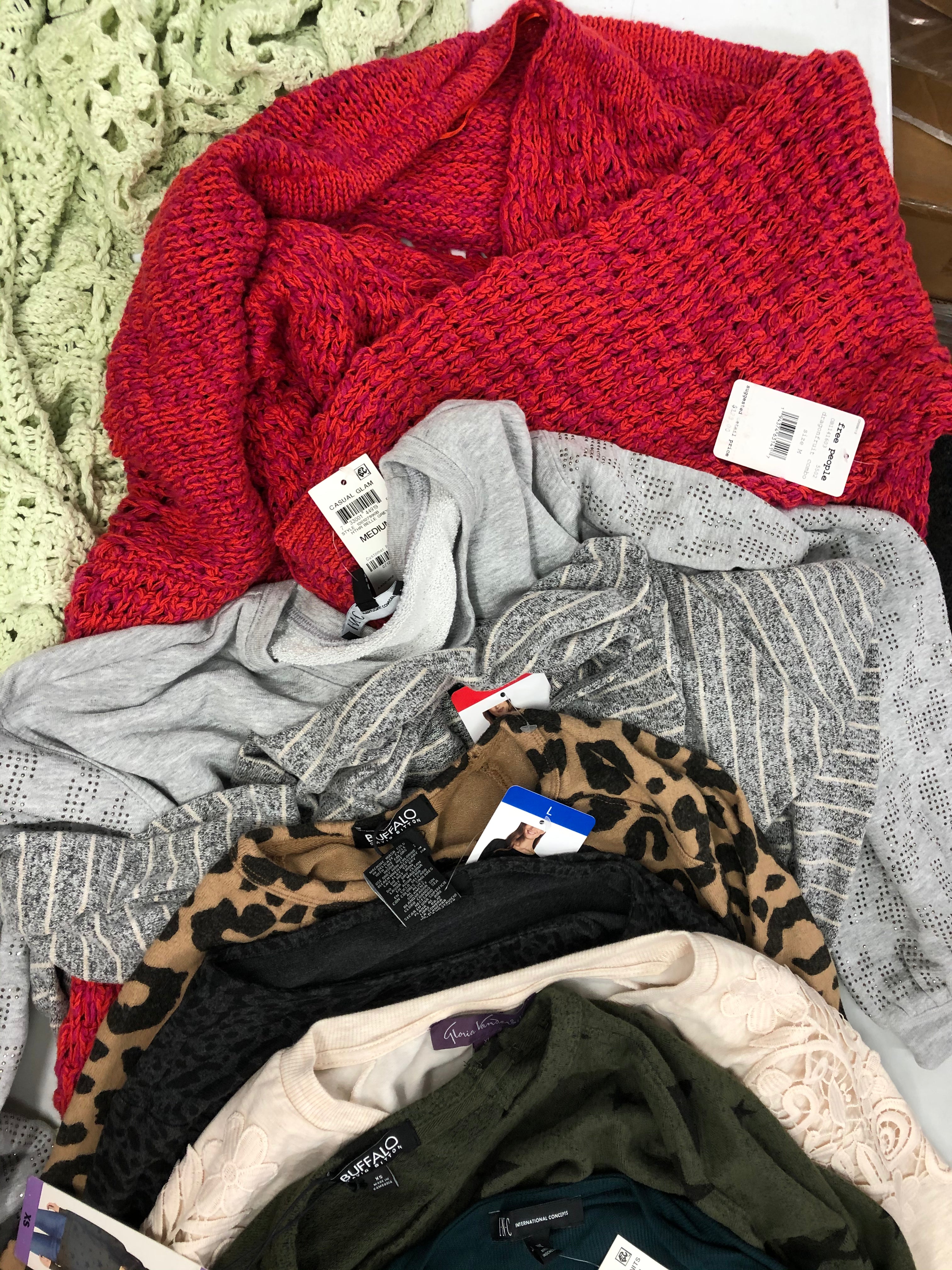 Women's Clothing Tops, Cardigan, Wholesale Lot, PUMA, SPLENDID, FREE PEOPLE, MAX + MIA, BUFFALO and more, 16 items, Shelf Pulls, MSRP $1,094