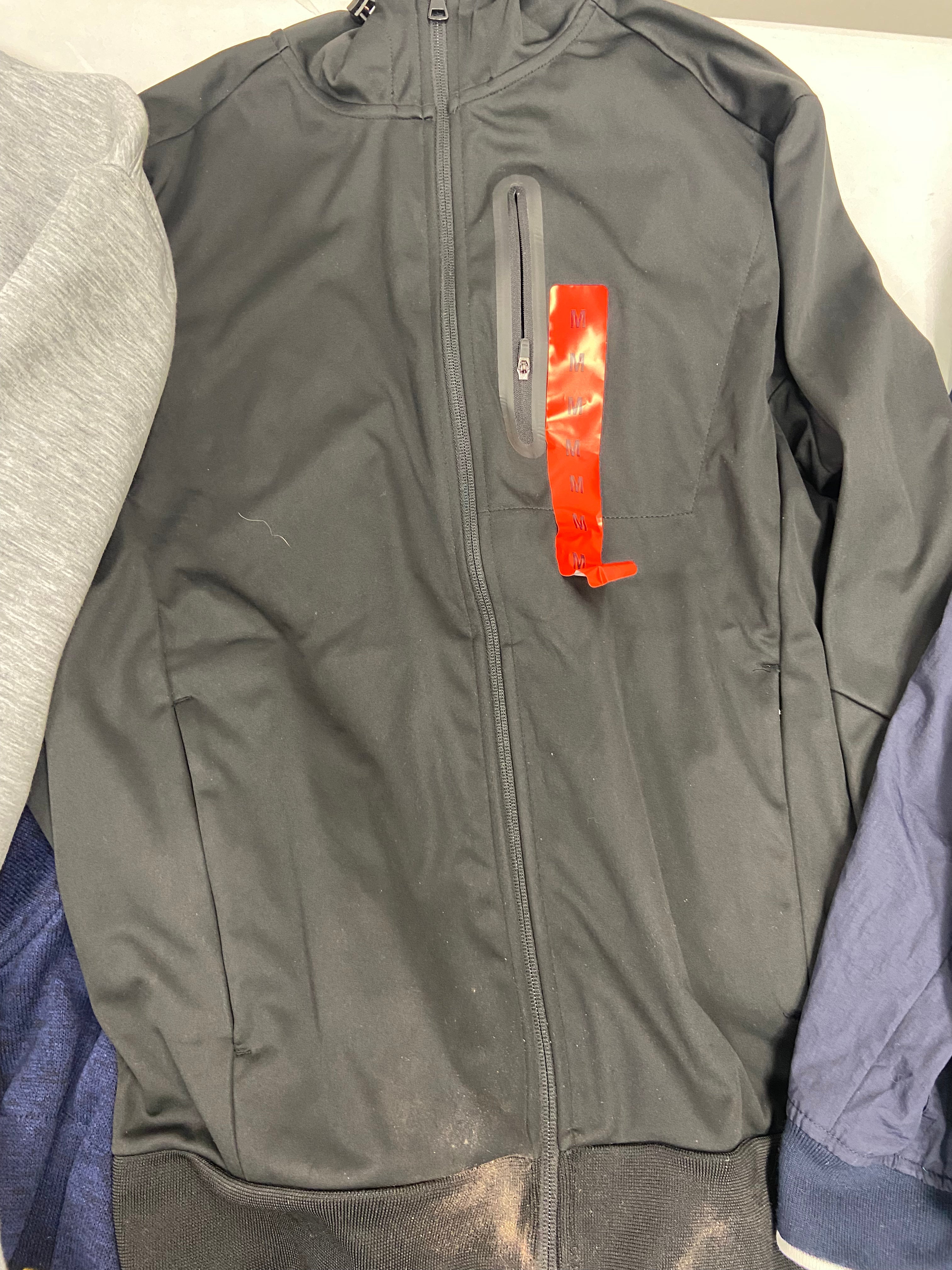 Men's Clothings Jackets & Tops, Wholesale Lot, FILA, TOMMY HILFIGER, HICKEY FREEMAN, HANG TEN, CHAMPION, MONDETTA and more, 7 items, CUSTOMER RETURNS