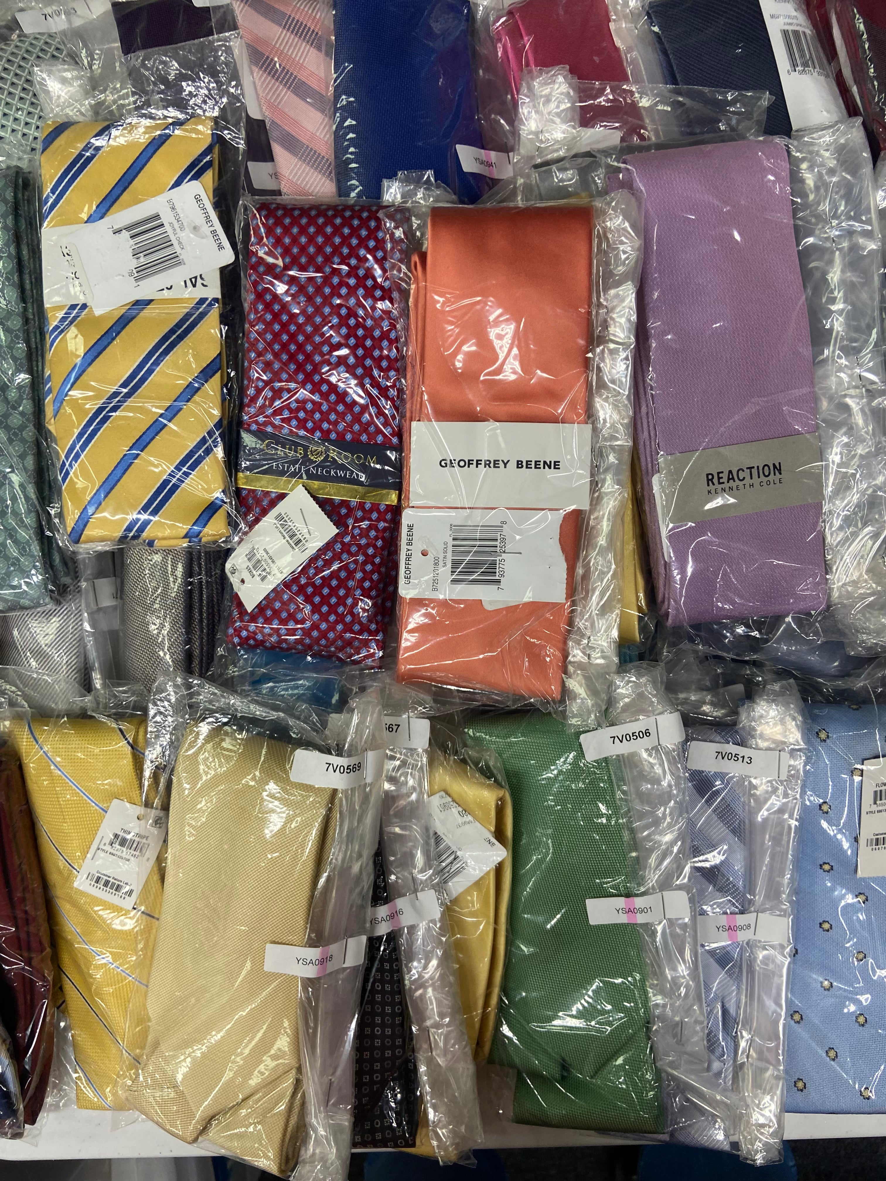 Men's Neckties Wholesale Lot, TOMMY HILFIGER, MICHAEL KORS, KENNETH COLE, CLUB ROOM, CALVIN KLEIN, ALFANI,  and more, 122 items, CUSTOMER RETURNS