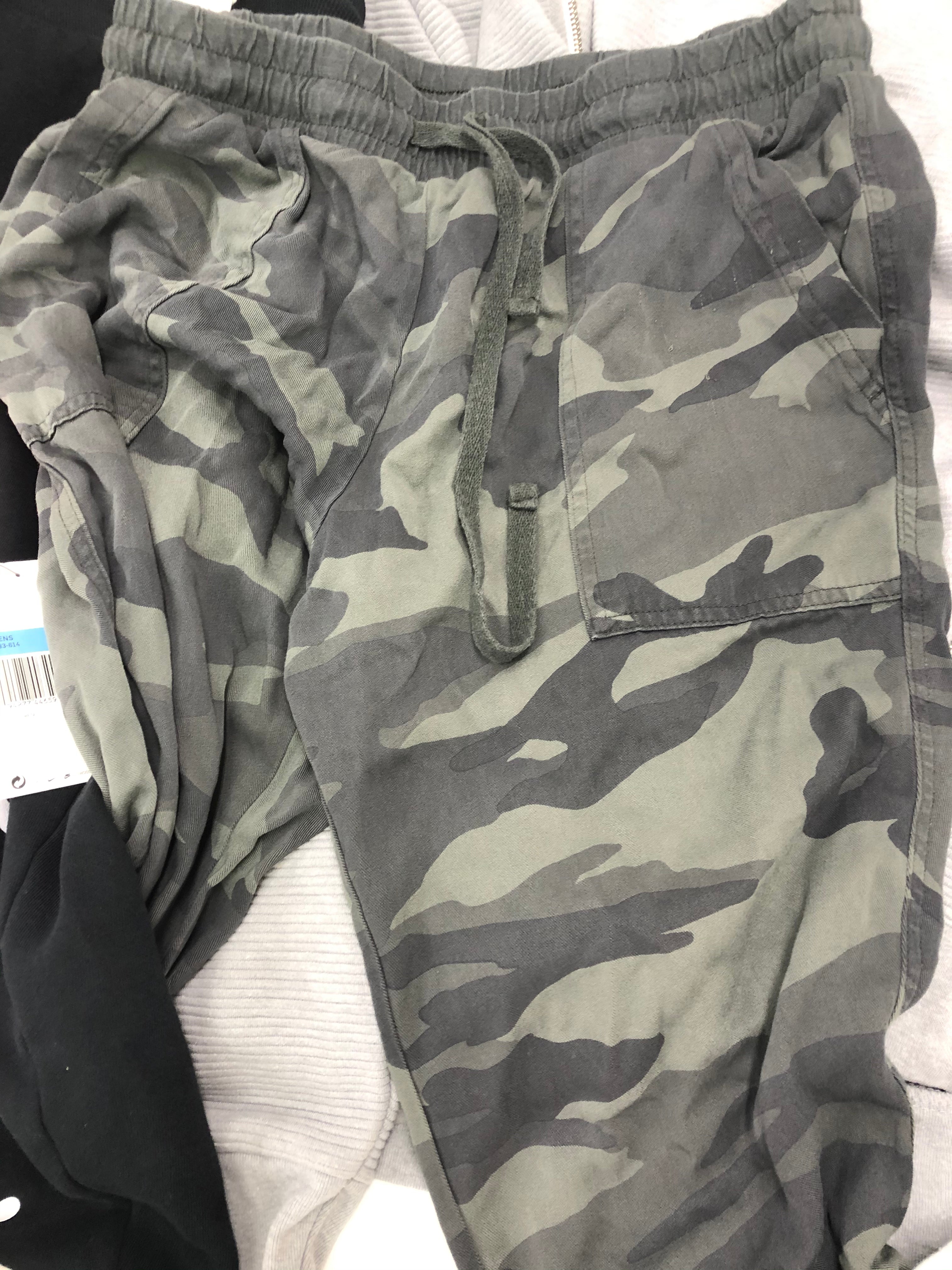 Women's Clothings Activewear Wholesale Lot, CALVIN KLEIN, ADIDAS, DKNY, NIKE, THE NORTH FACE, AMERICAN APPAREL, SPLENDID, COLUMBIA and more, 13 items, CUSTOMER RETURNS