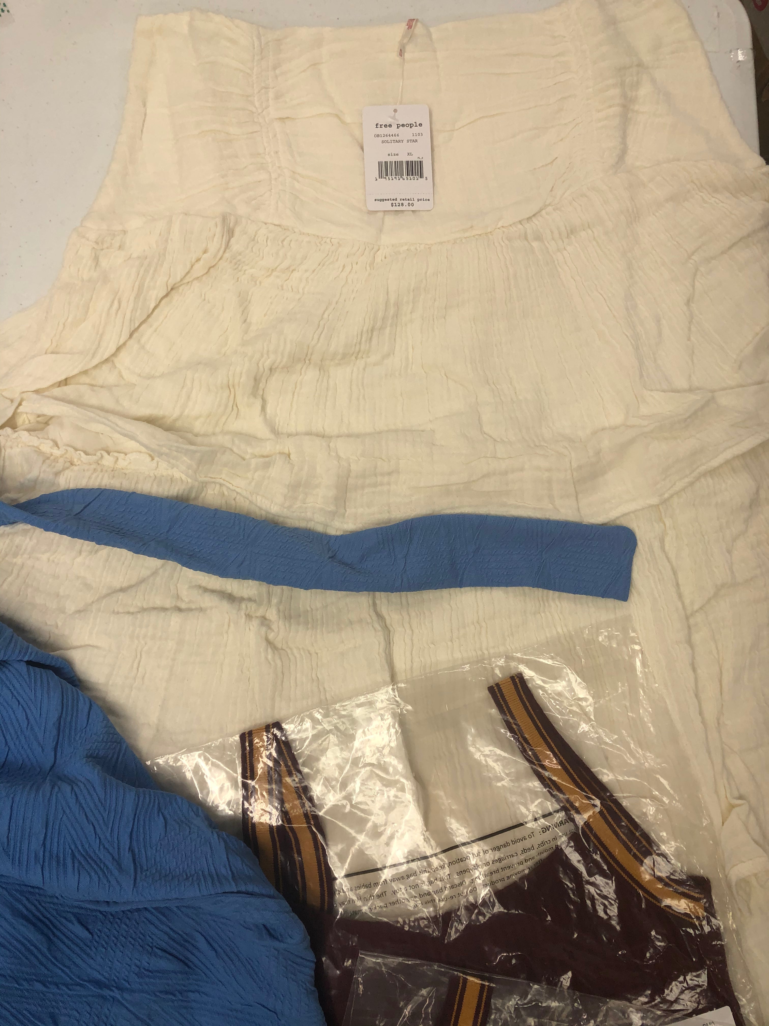 Women's Clothing Dresses, Tops and more Wholesale Lot, SPLENDID, FREE PEOPLE, AQUA,  AMERICAN APPAREL, 20 items, New, MSRP $1,210
