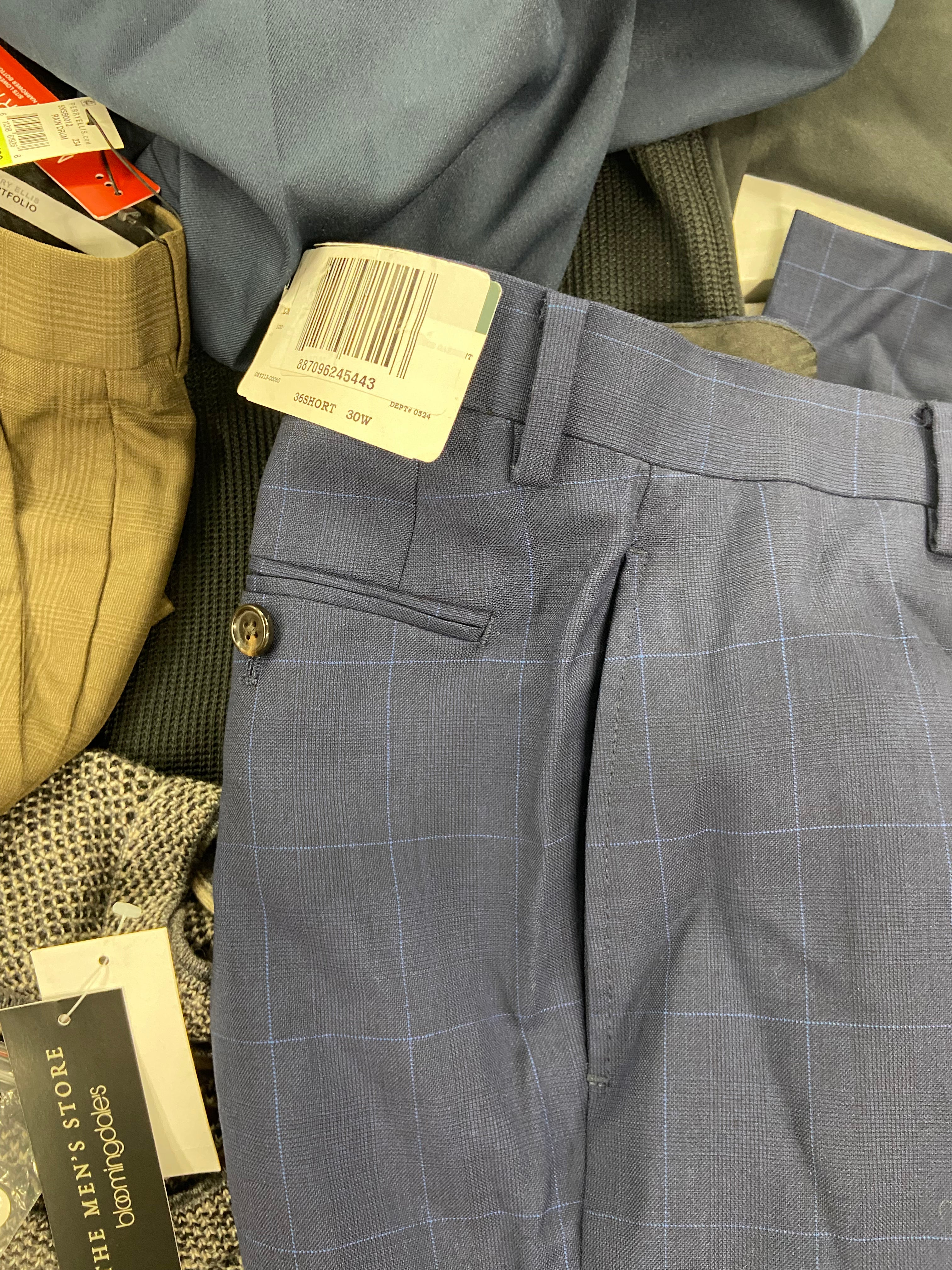 Men's Clothing Dress Pants & Others Wholesale Lot, LAUREN RALPH LAUREN, BANANA REPUBLIC, THE MEN'S STORE, SPYDER, PERRY ELLIS and more, 13 items, Shelf Pulls, MSRP $1,141