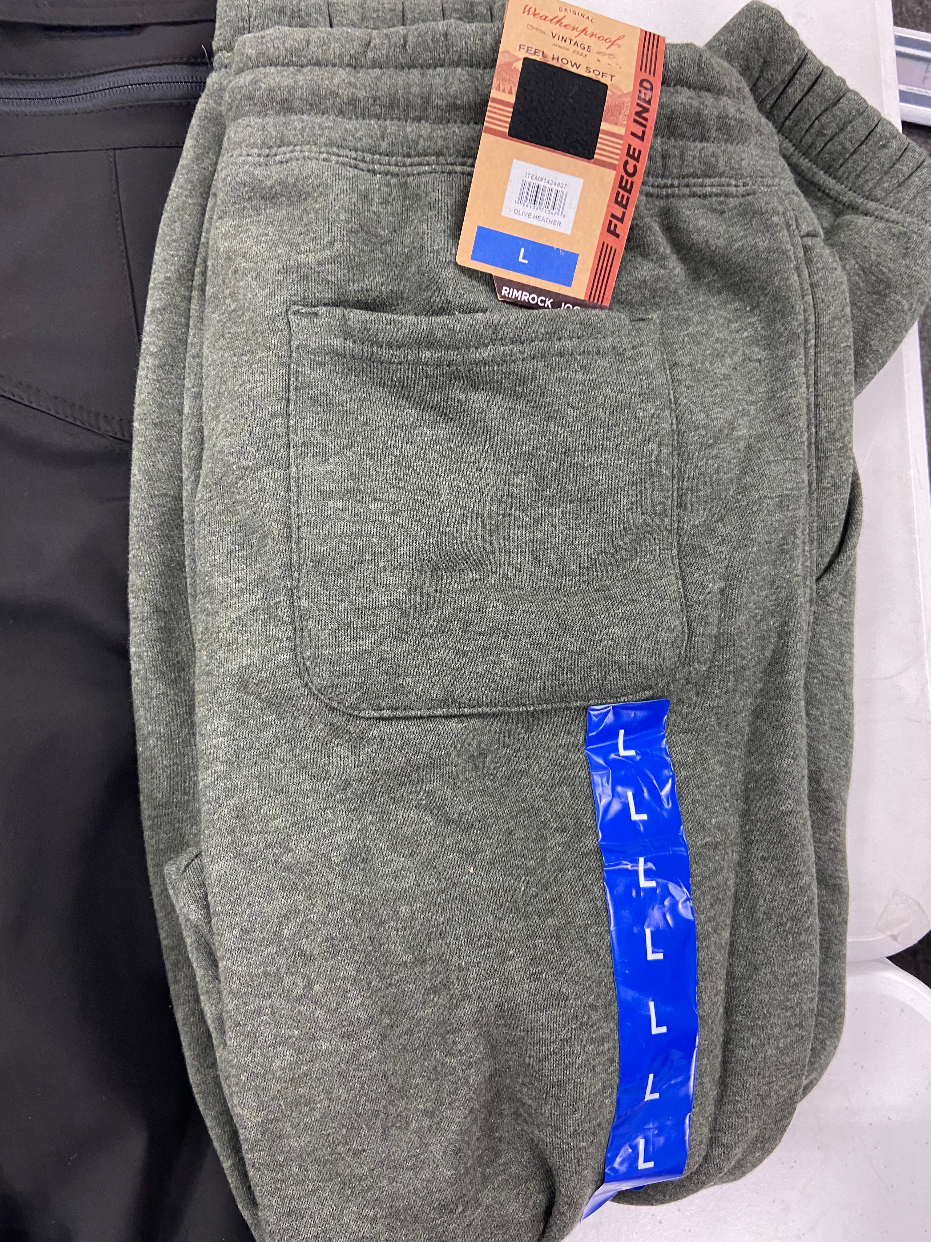 Men's Clothing Assorted Wholesale Lot, ADIDAS, EDDIE BAUER, SPYDER, GERRY, WEATHERPROOF, 7 items, Shelf Pulls, MSRP $580
