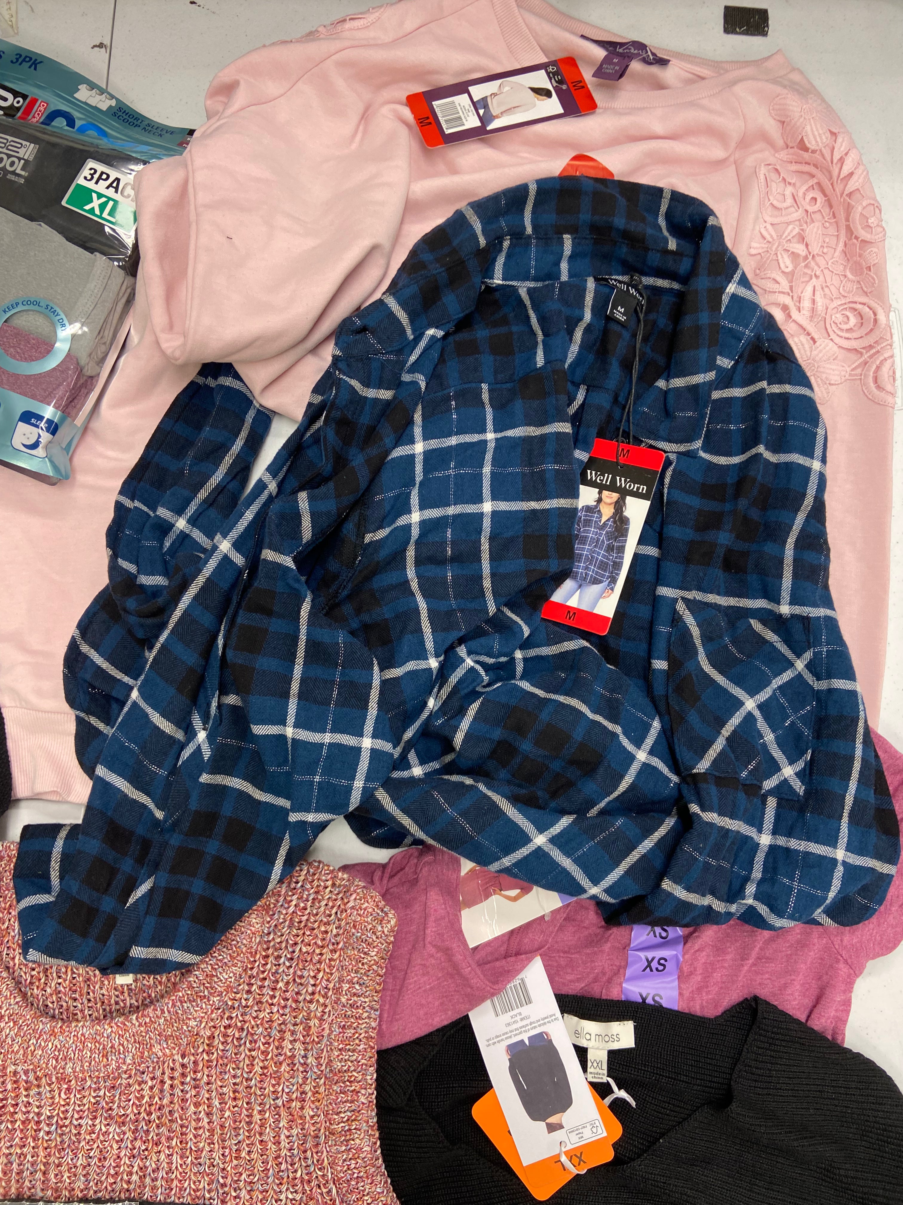 Women's Clothing Tops Wholesale Lot, CALVIN KLEIN, UNDER ARMOUR, FREE PEOPLE, ELLA MOSS , 32 DEGREES and more, 18 items, Shelf Pulls, MSRP $805