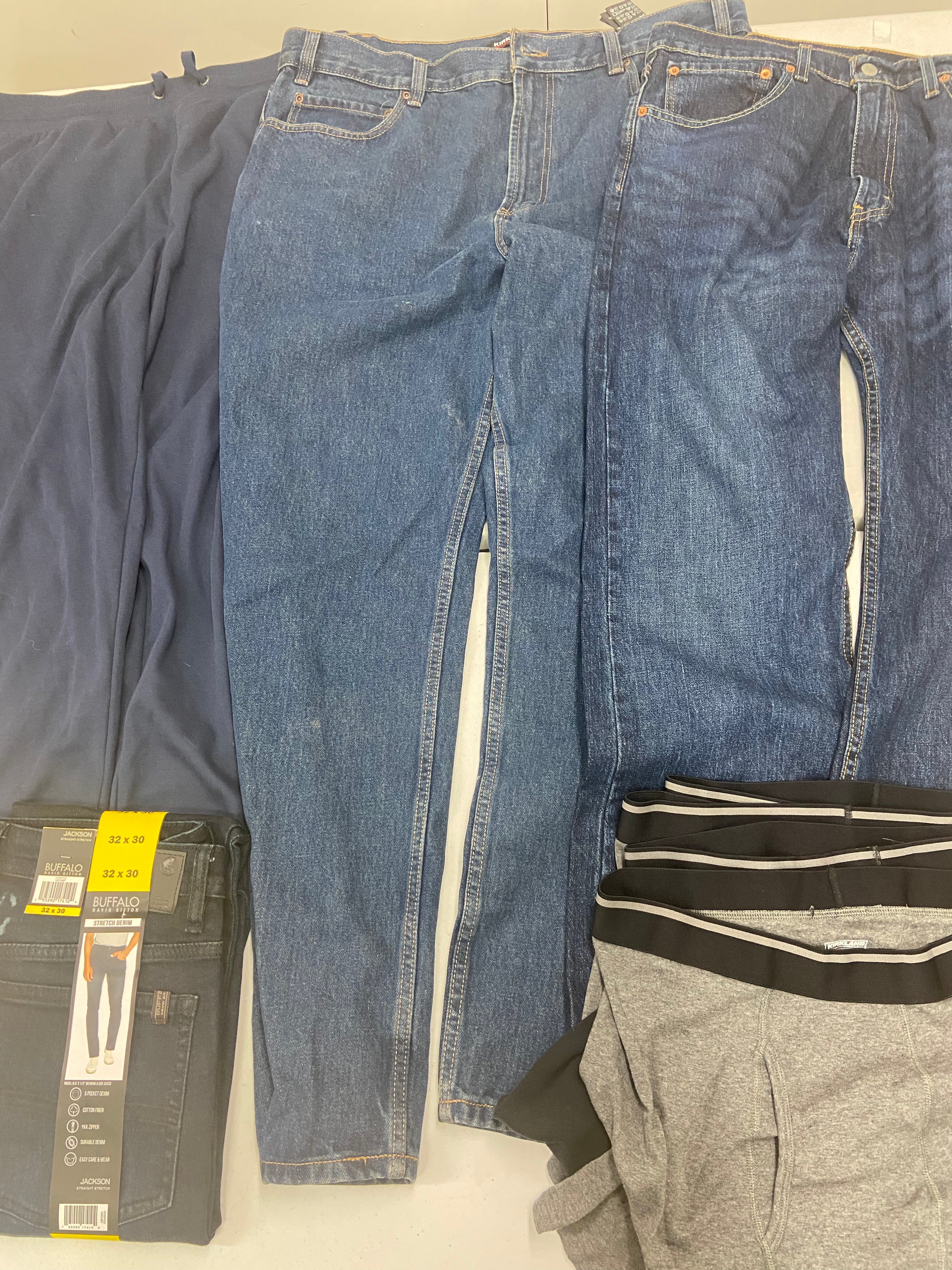 Men's Clothings Jeans & Others Wholesale Lot, LEVIS, BUFFALO DAVID BITTON, ORVIS, KIRKLAND and more, 5 items, CUSTOMER RETURNS