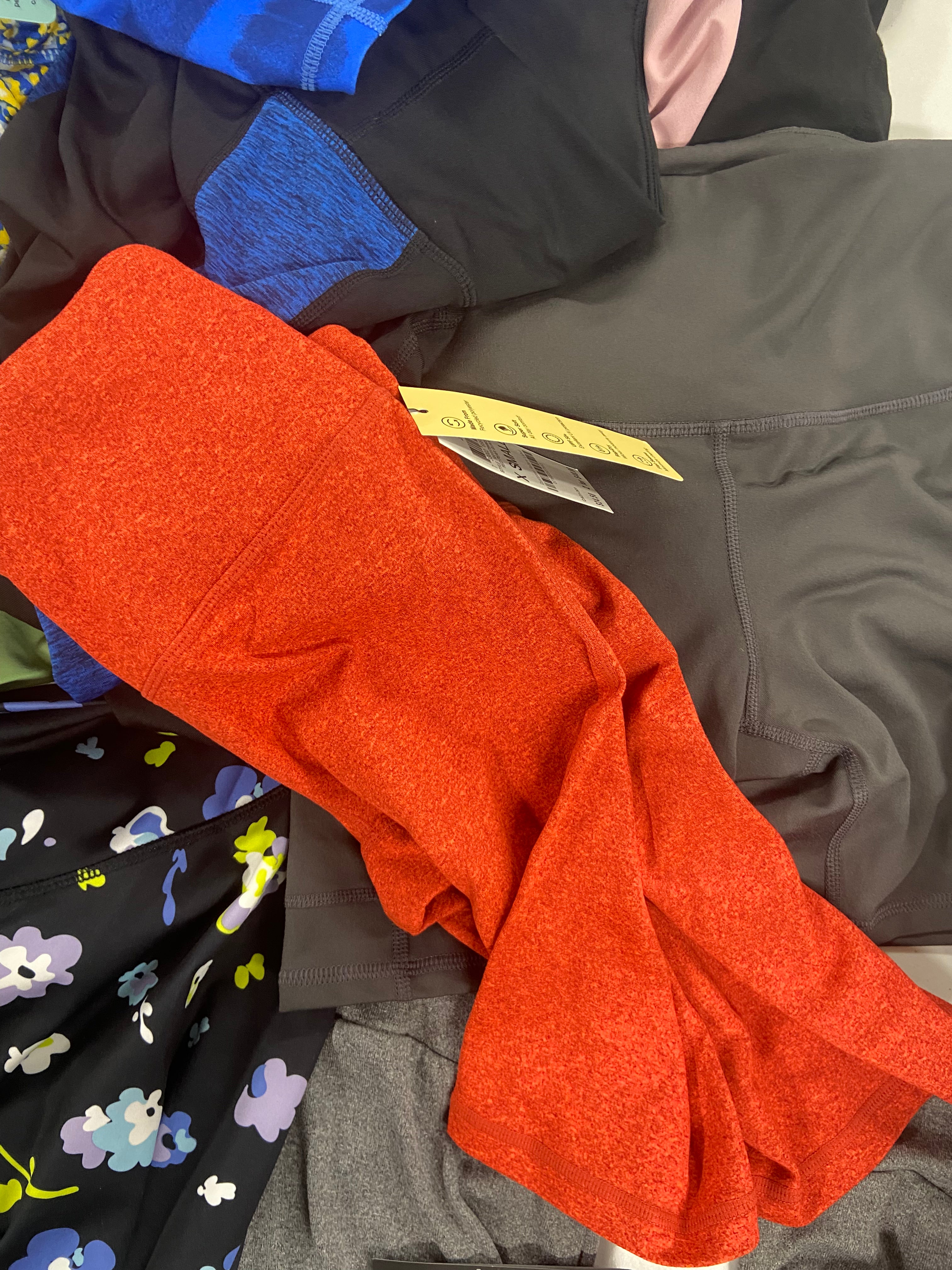 Women's Clothing Leggings, Jeans & Others, Wholesale Lot, HUDSON, UNDER ARMOUR, CHAMPION, DKNY and Others, 18 items, Shelf Pulls, MSRP $979