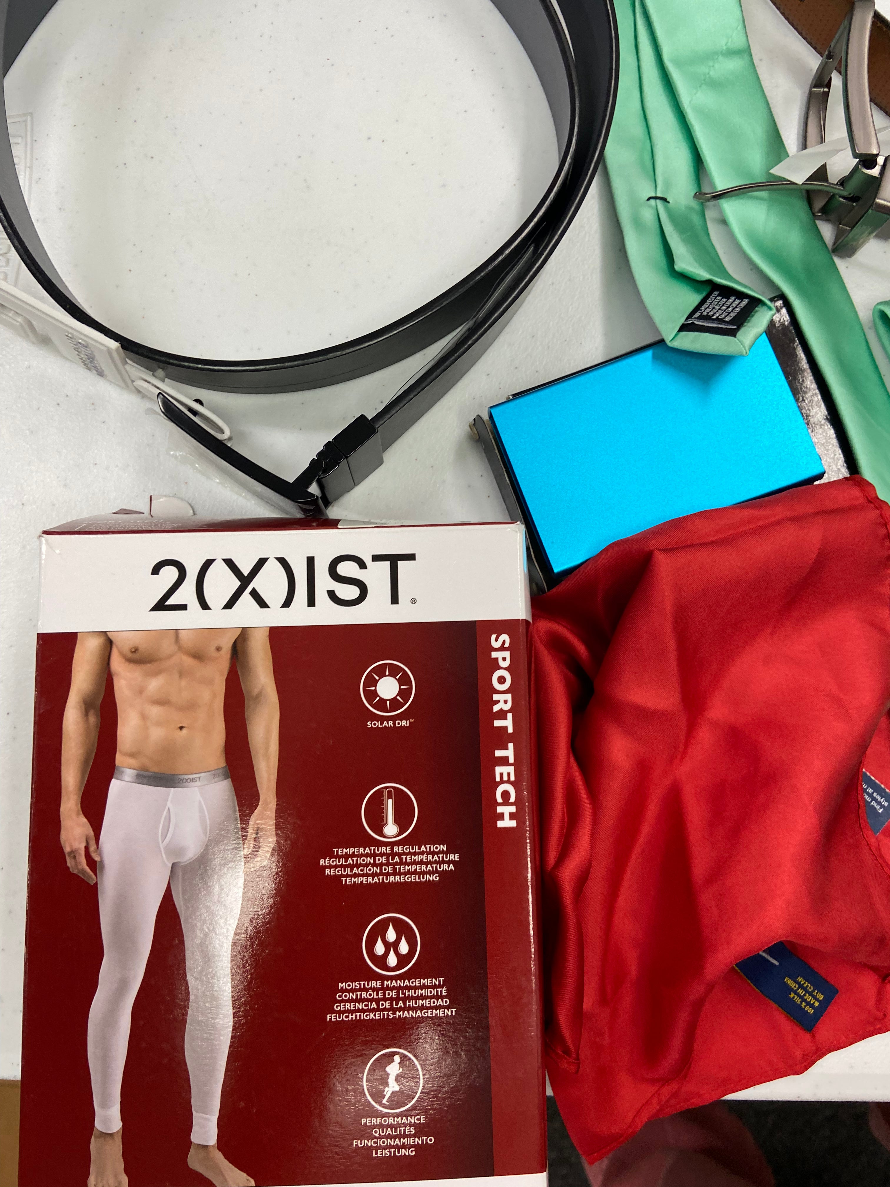Men's Clothings Assorted Wholesale Lot, POLO RALPH LAUREN, NIKE, ADIDAS, UNDER ARMOUR, PERRY ELLIS PORTFOLIO, 2XIST, KIRKLAND, 32 DEGREES and more, 15 items, CUSTOMER RETURNS