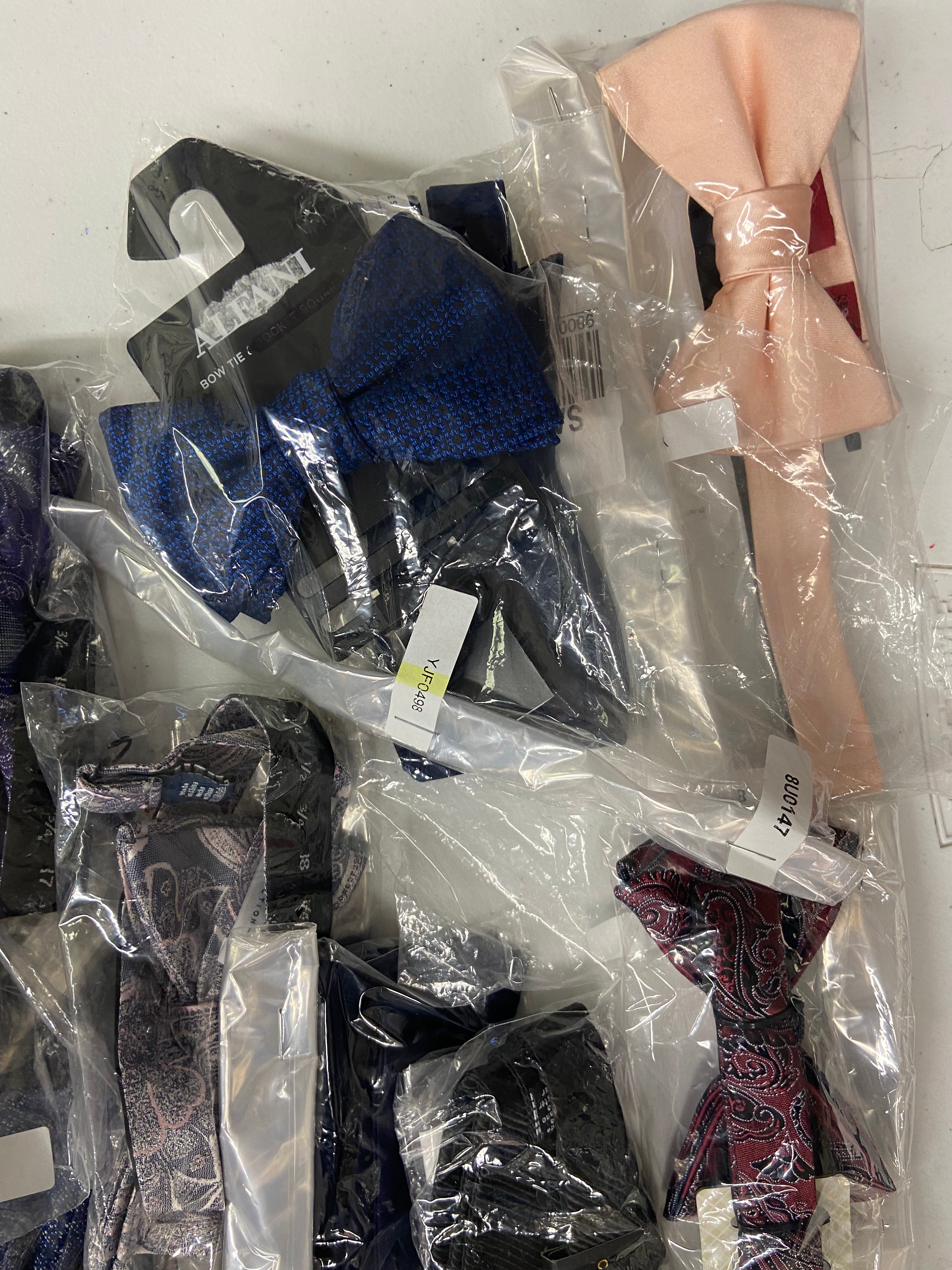 Men's Bow Ties Wholesale Lot, COUNTESS MARA, RYAN SEACREST, ALFANI and more, 95items, CUSTOMER RETURNS