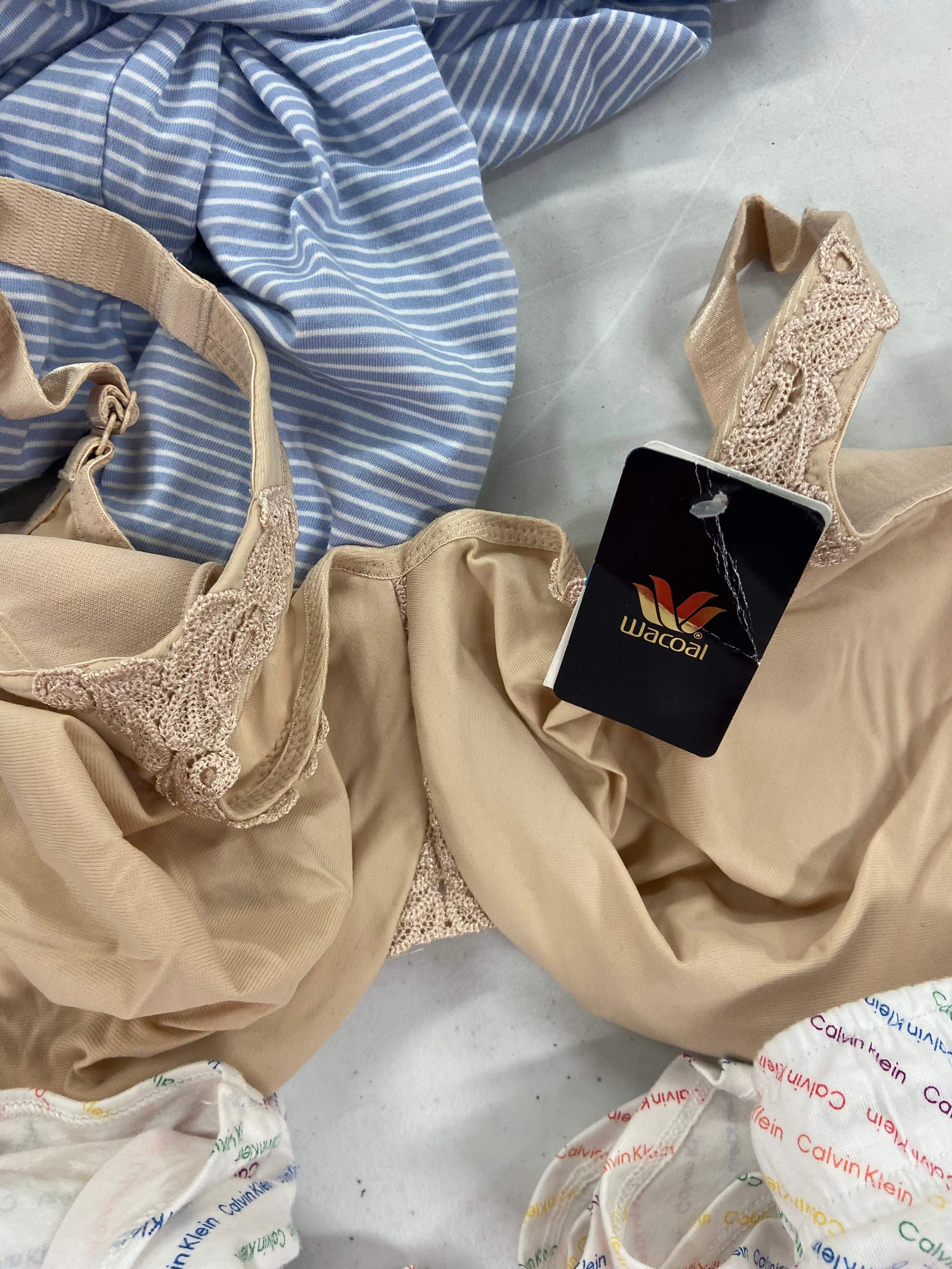 Women's INTIMATES Wholesale Lot, DISNEY, WACOAL, DKNY, CALVIN KLEIN, FLORA, Eileen West and more, 21 items, Shelf Pulls, MSRP $1,198