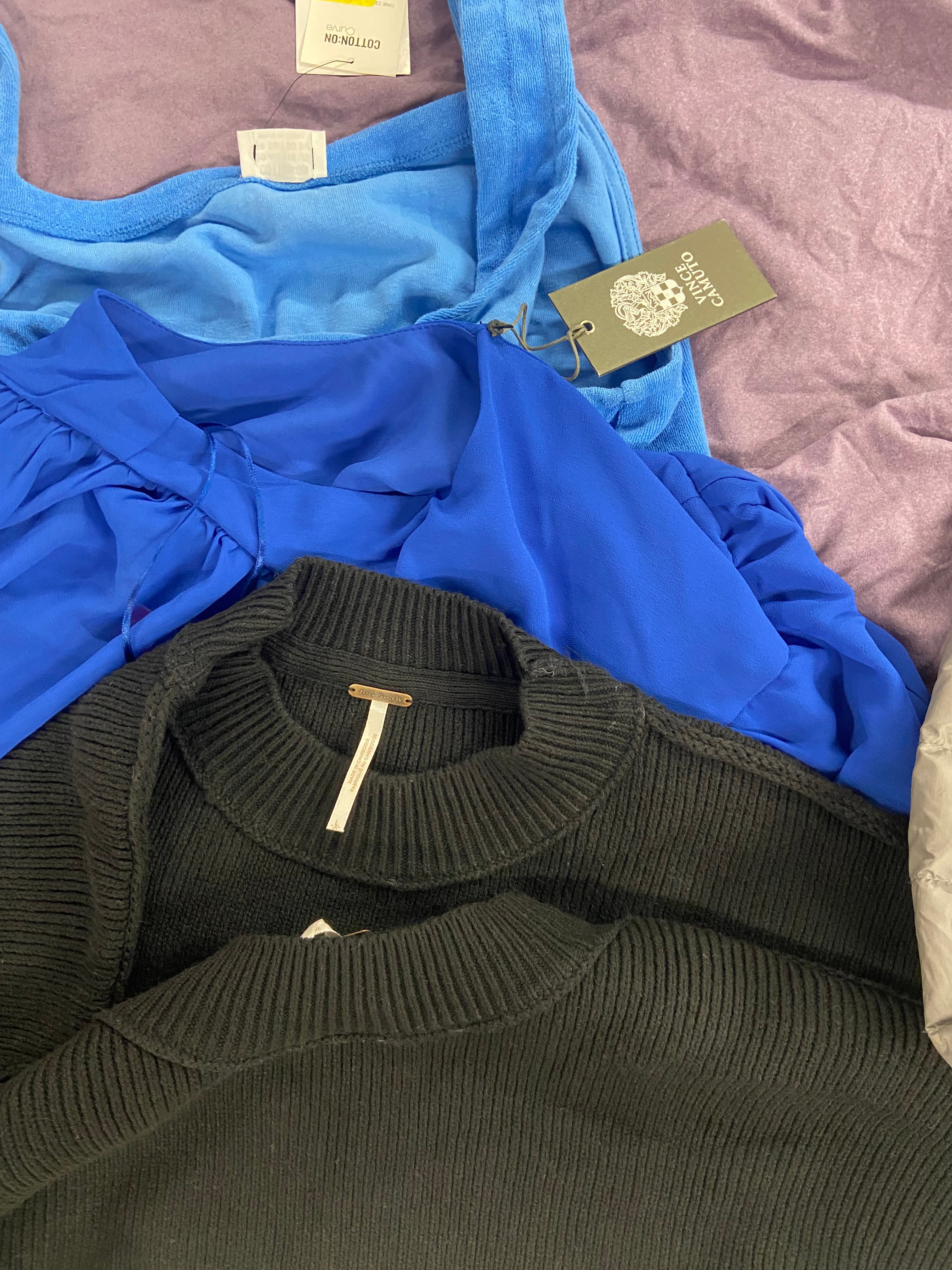 Women's Clothing Assorted Tops Wholesale Lot, THE NORTH FACE, VINCE CAMUTO, FREE PEOPLE, COTTON ON, 32 DEGREES and Others, 11 items, Shelf Pulls, MSRP $538