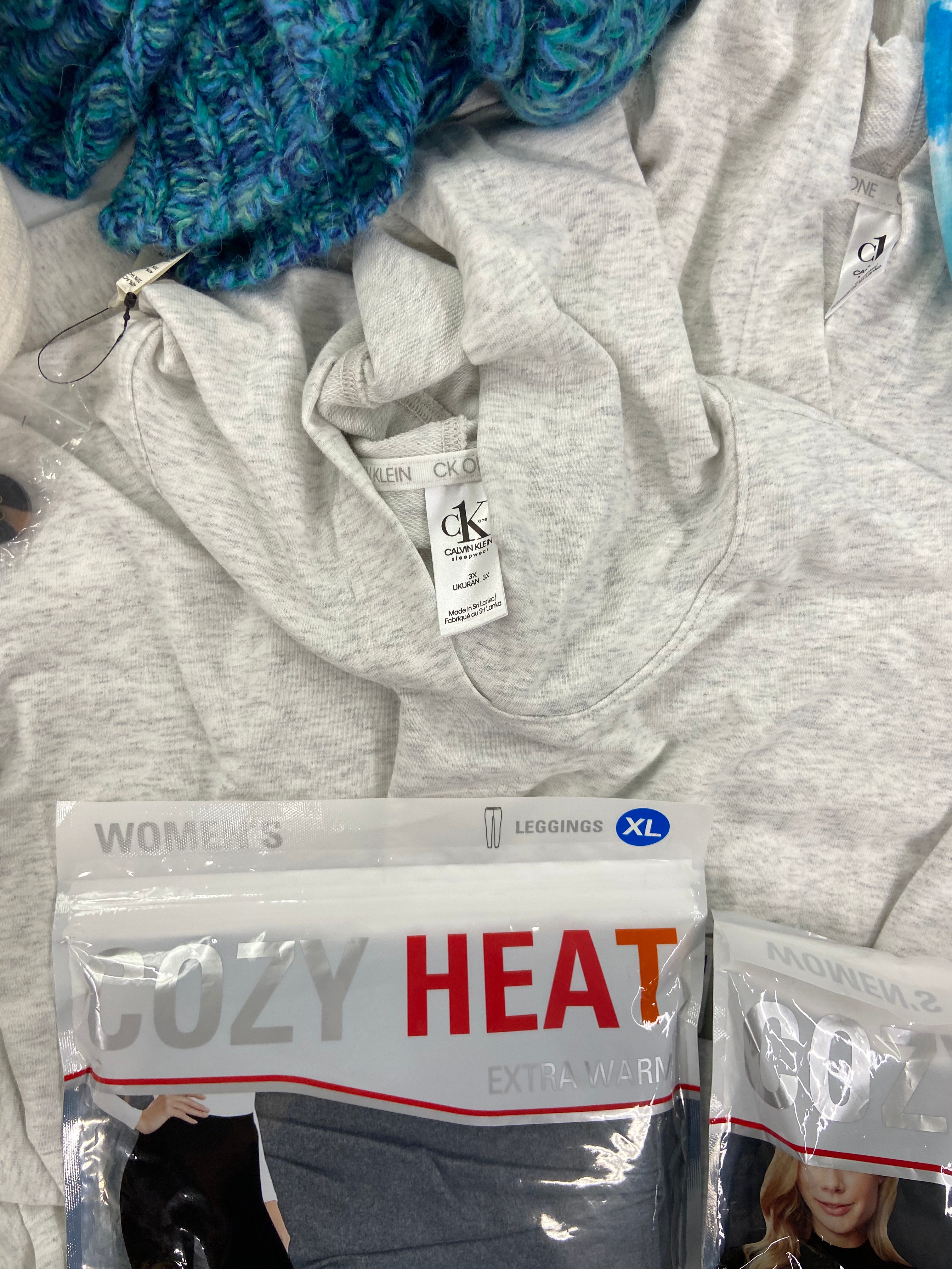 Women's Clothing ASSORTED Wholesale Lot, CALVIN KLEIN, FREE PEOPLE, 32 DEGREES and more, 10 items, Shelf Pulls, MSRP $717