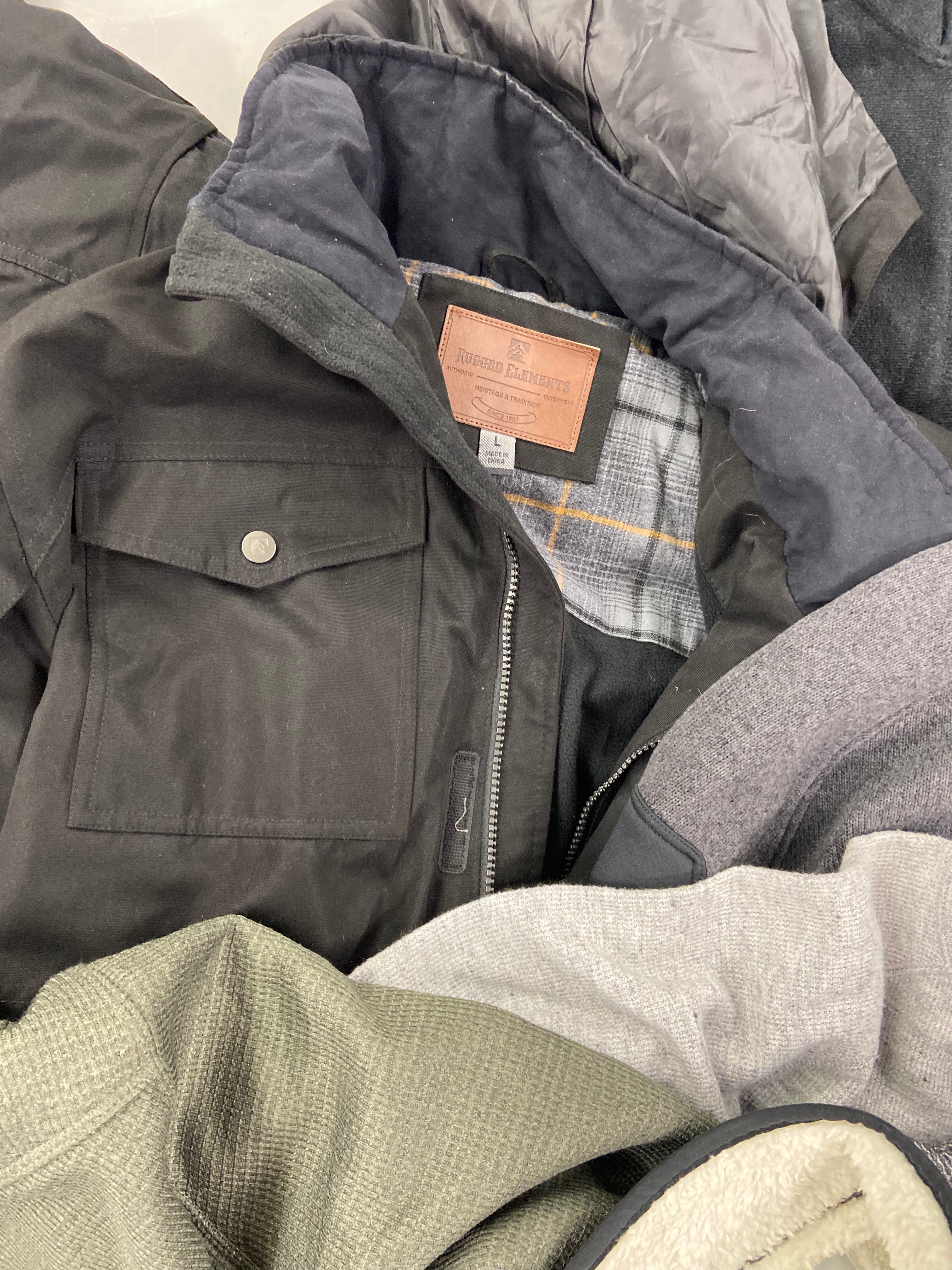 Men's Clothing OUTERWEAR/JACKETS, SWEATERS, Wholesale Lot, BANANA REPUBLIC, GH BASS, ORVIS, RUGGED ELEMENTS, SPYDER and more, 9 items, Shelf Pulls, MSRP $697