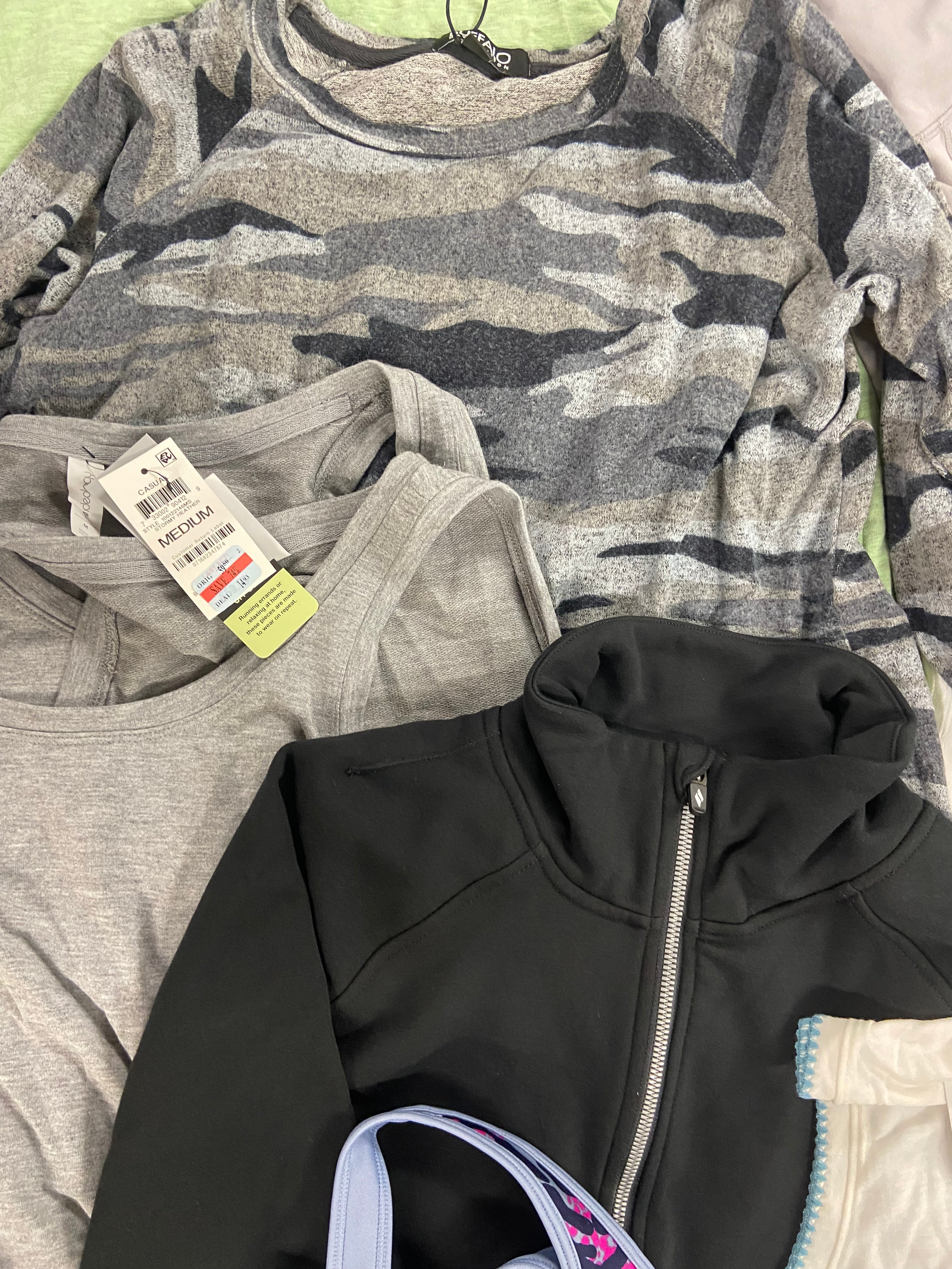 Women's Clothing Dresses & Others Wholesale Lot, NIKE, RALPH LAUREN, SKECHERS, UNDER ARMOUR, LE SUIT and more, 16 items, Shelf Pulls, MSRP $922