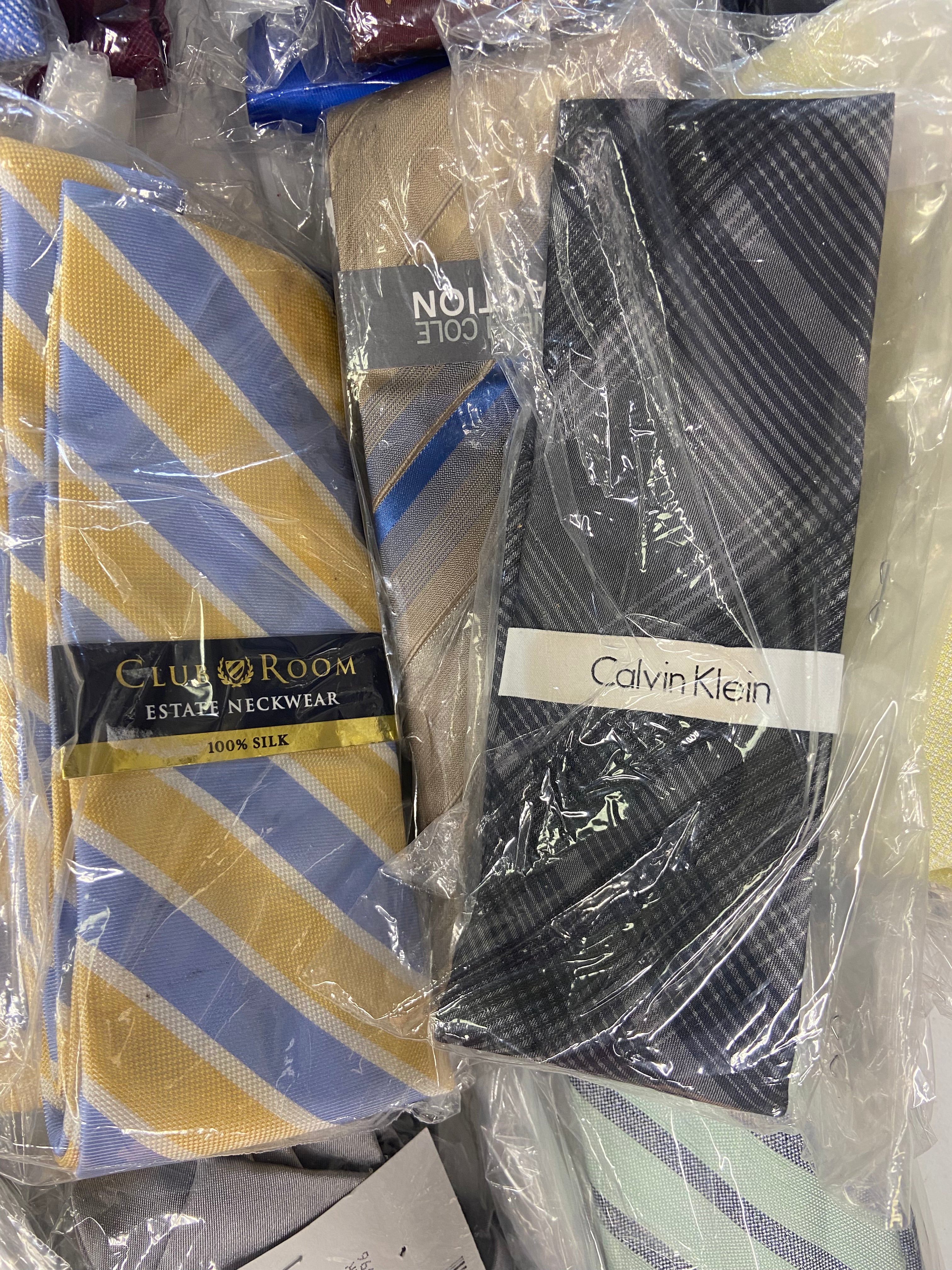 Men's Neckties Wholesale Lot, TOMMY HILFIGER, JOHN ASHFORD, MICHAEL KORS, KENNETH COLE,  CALVIN KLEIN, GEOFFREY BEENE, BAR III and more, 92 items, CUSTOMER RETURNS