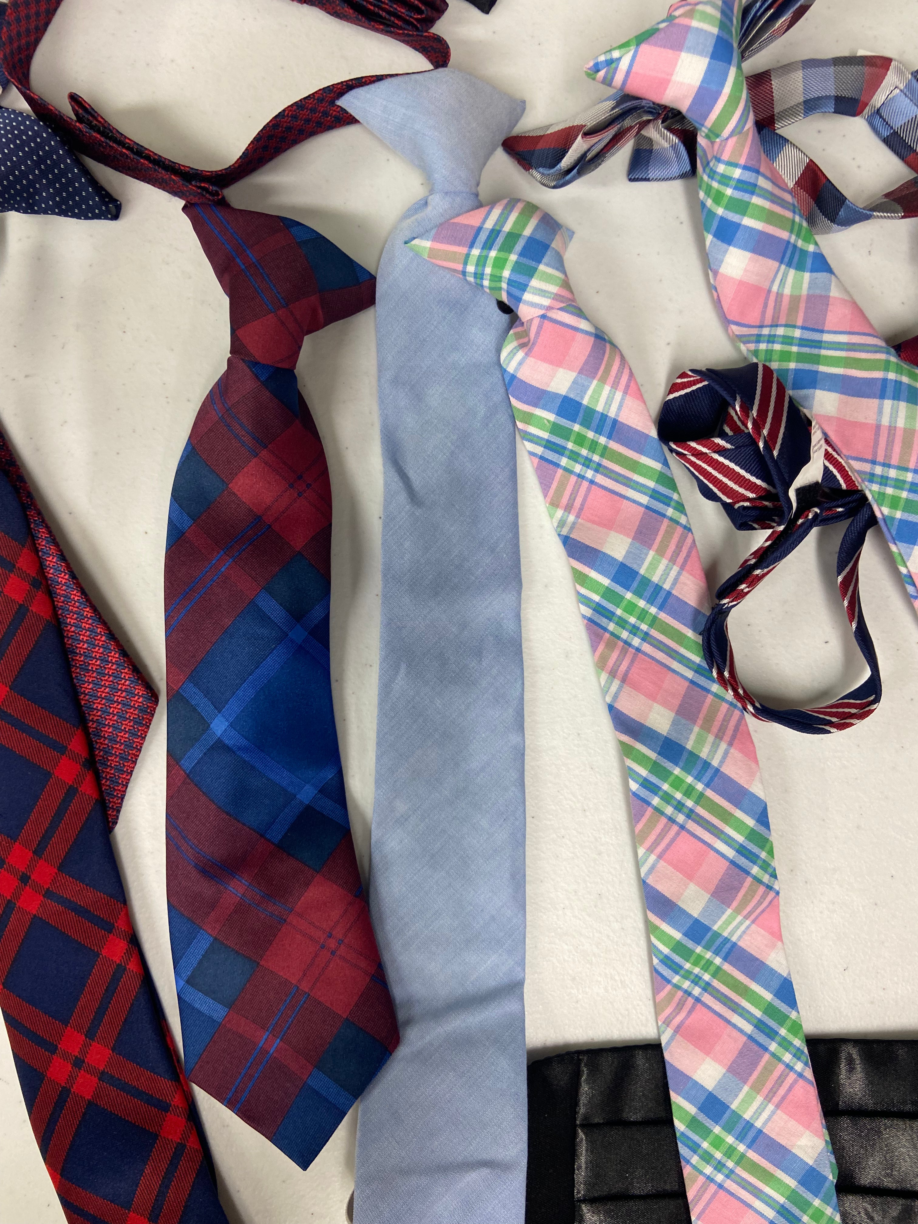 Kid's Neckties, Bow Ties and more Wholesale Lot, TOMMY HILFIGER and other Famous brands, 34 Units, Customer Returns