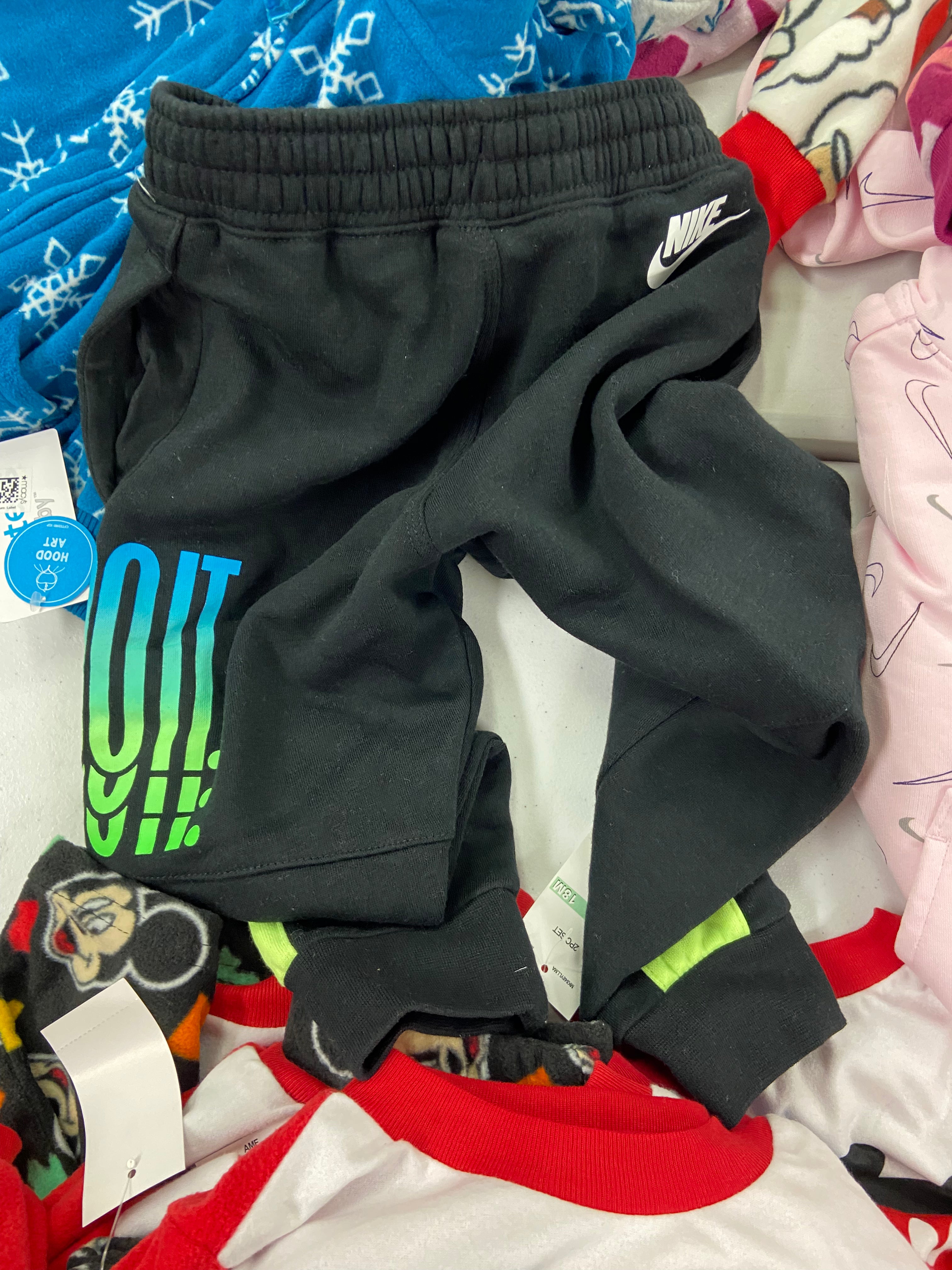Baby's / Kid's Assorted Clothing Wholesale Lot, NIKE, TOMMY HILFIGER, PINKFONG, CALVIN KLEIN, NINA DOLL, CHAMPION, CARTER'S and more, 31 items, Shelf Pulls, MSRP $971