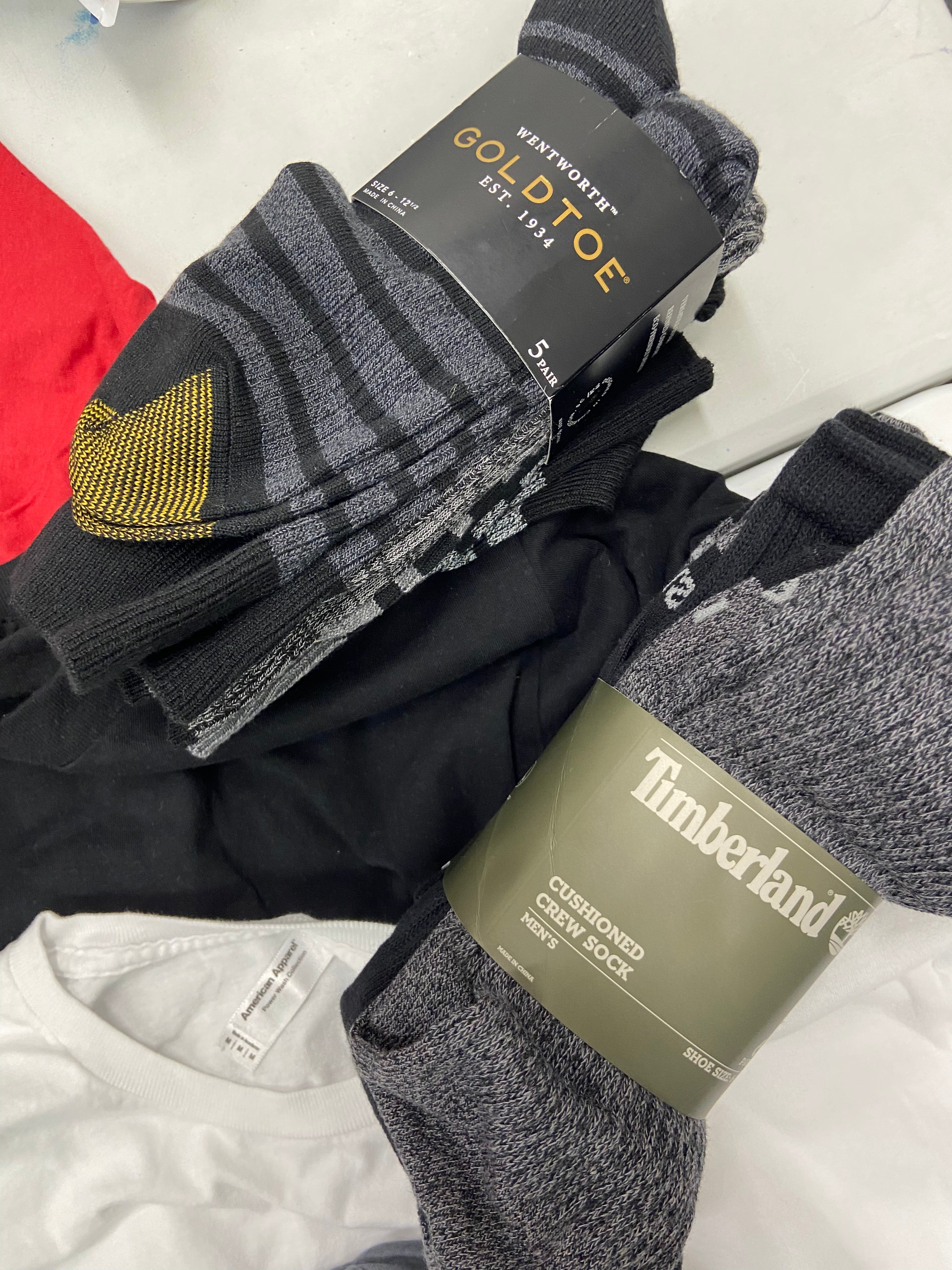 Men's Clothing ASSORTED Wholesale Lot, TIMBERLAND, GOLDTOE, BLOOMINGDALES, AMERICAN APPAREL, 32 DEGREES 14 items, Shelf Pulls, MSRP $423