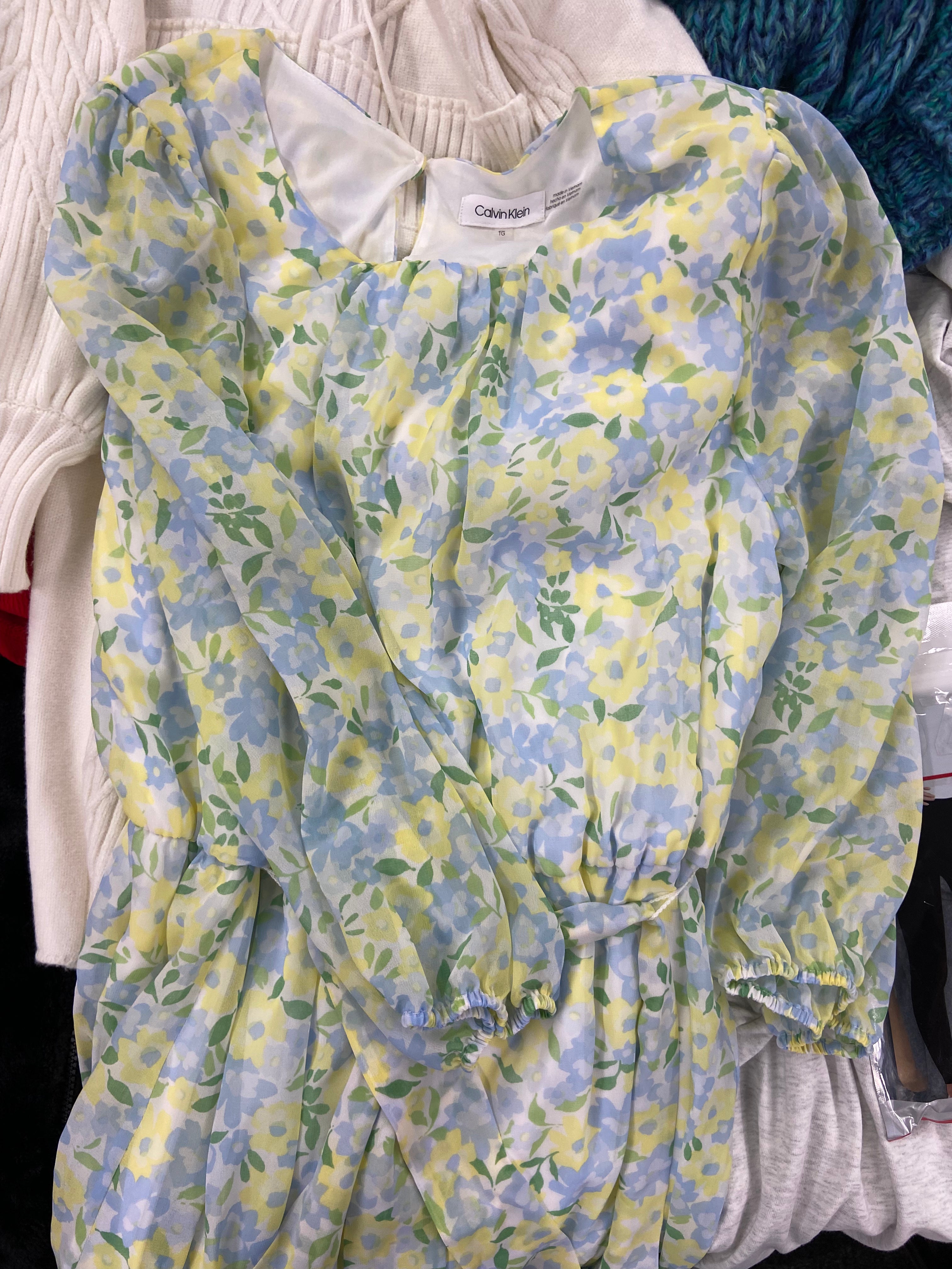 Women's Clothing ASSORTED Wholesale Lot, CALVIN KLEIN, FREE PEOPLE, 32 DEGREES and more, 10 items, Shelf Pulls, MSRP $717
