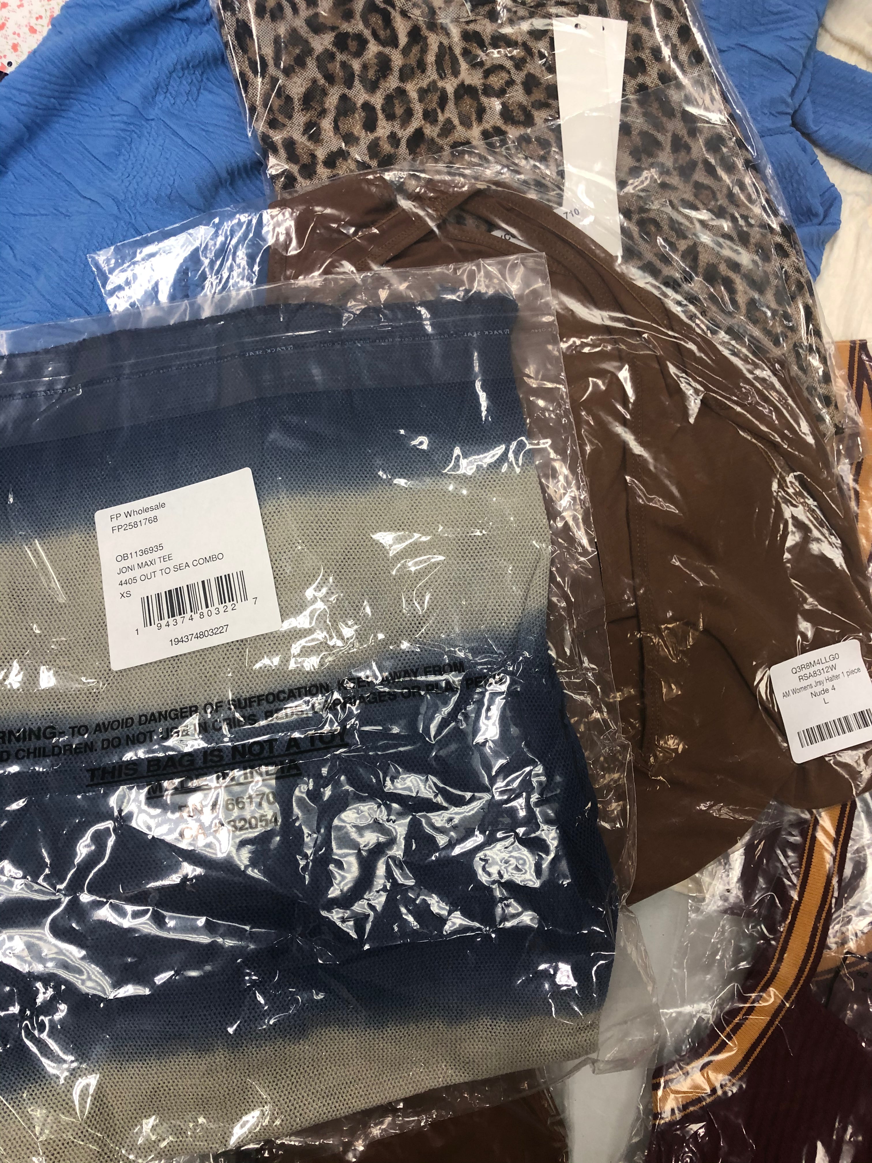Women's Clothing Dresses, Tops and more Wholesale Lot, SPLENDID, FREE PEOPLE, AQUA,  AMERICAN APPAREL, 20 items, New, MSRP $1,210