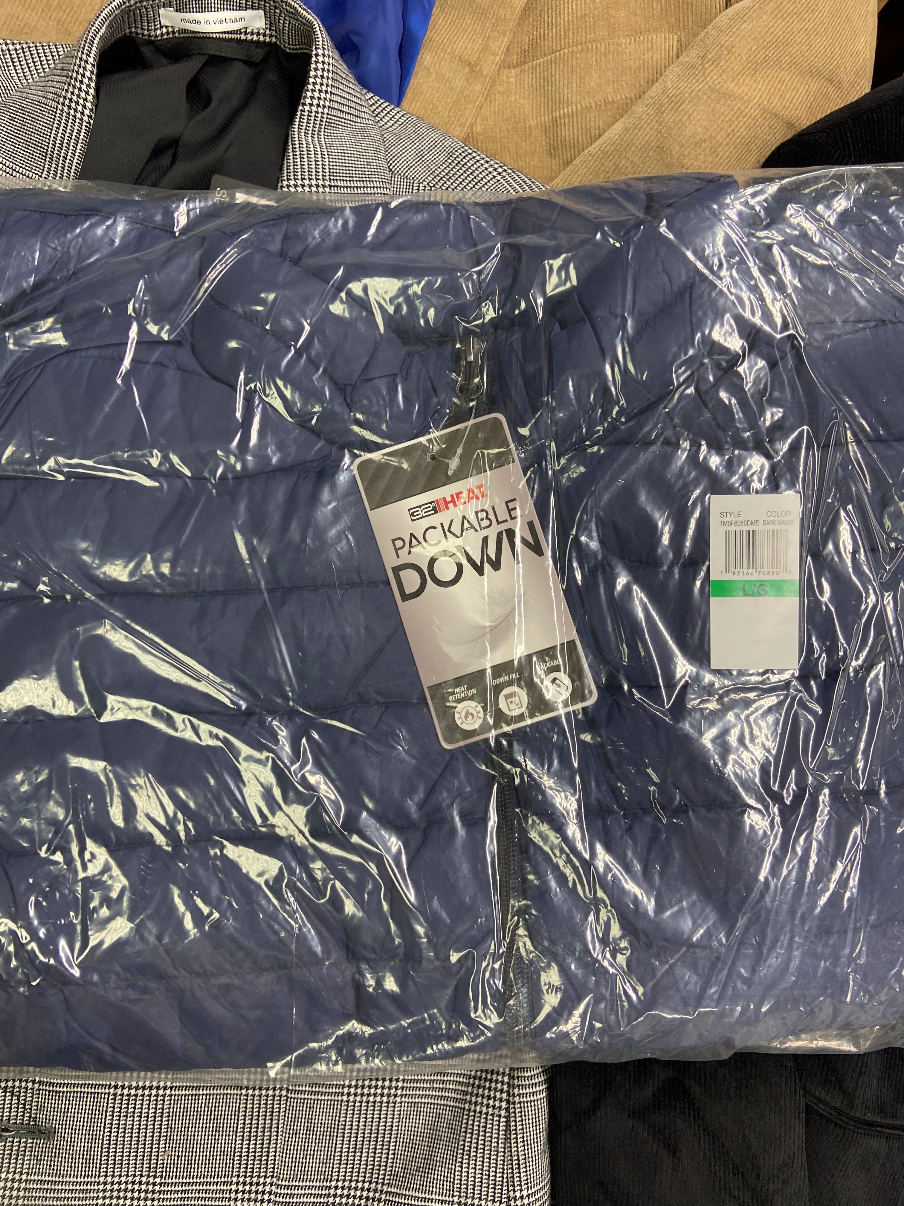 Men's Clothing Blazers & Others Wholesale Lot, CLUB ROOM, BAR III, 32 DEGREES, 8 items, Shelf Pulls, MSRP $2,330