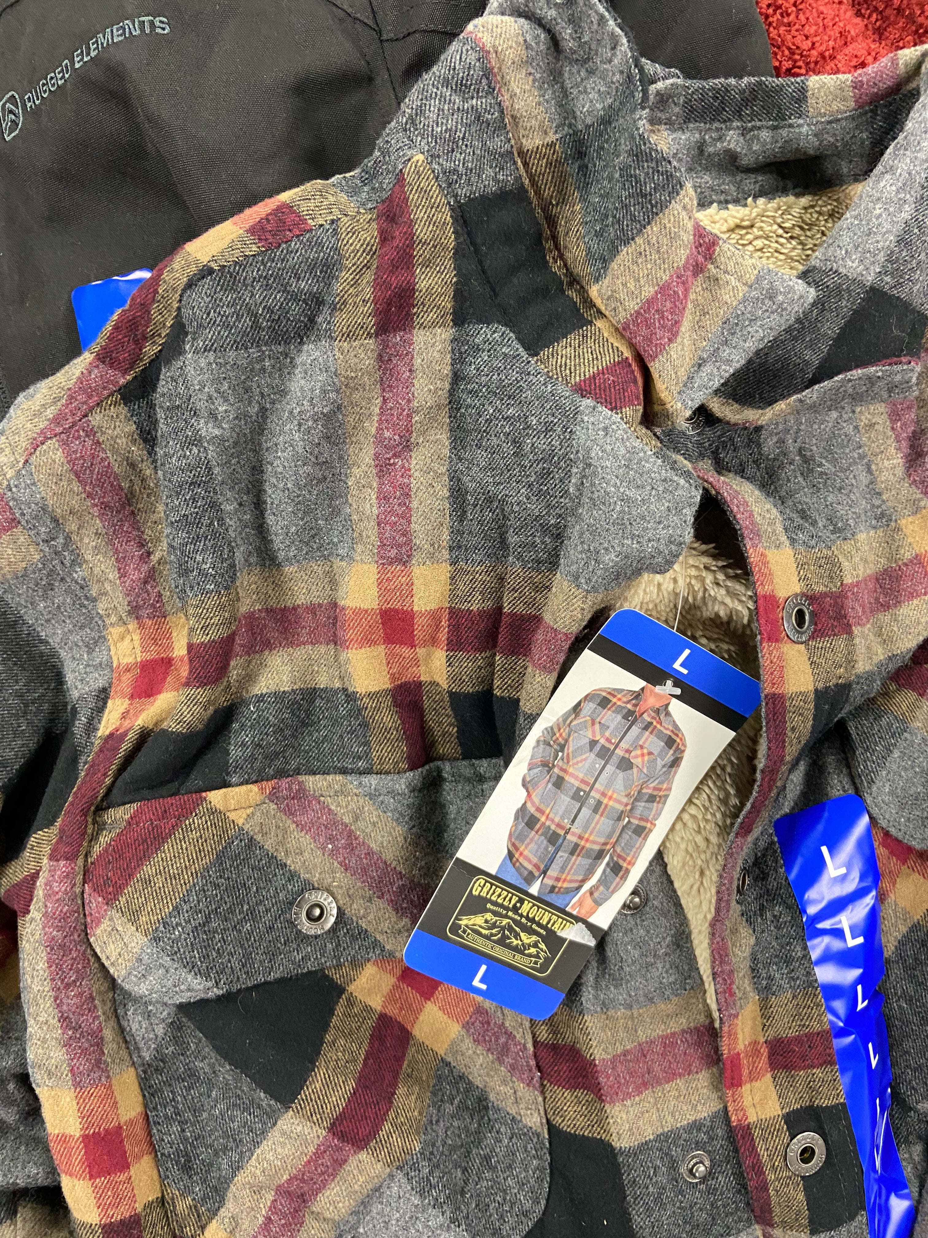 Men's Clothing Sweaters & Others Wholesale Lot, RUGGED ELEMENTS, HI-TEC, REAL TREE, FREEDOM, THE GAME, and more, 7 items, Shelf Pulls, MSRP $510