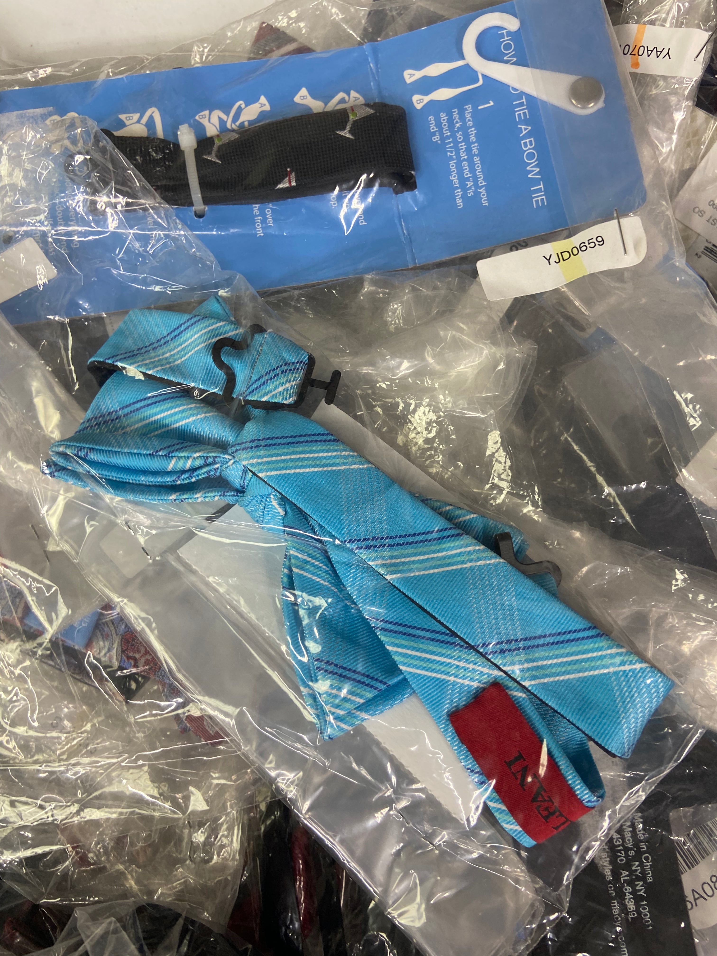 Men's Bow Ties Wholesale Lot, COUNTESS MARA, RYAN SEACREST, ALFANI and more, 92 items, CUSTOMER RETURNS