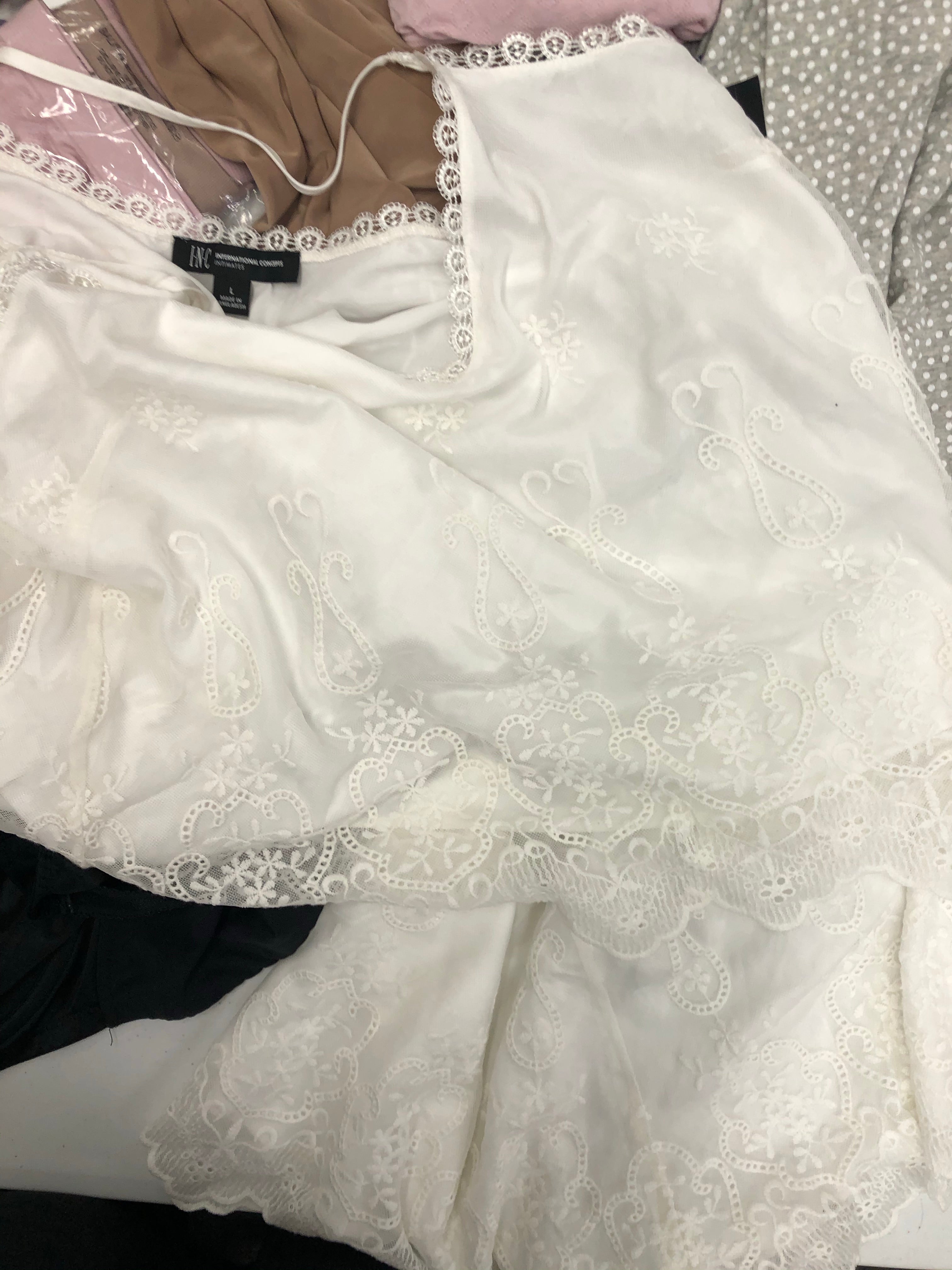 Women's Clothing Intimates Wholesale Lot, SCULPTRESS, WACOAL, SPANX, BALI, CHARTER CLUB and more, 35 items, Shelf Pulls, MSRP $805